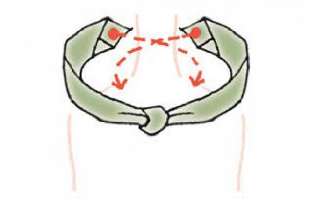 ガラリと雰囲気が変わる！【定番スカーフの巻き方2選】「2重ループノット」と「トライアングル」（画像8）