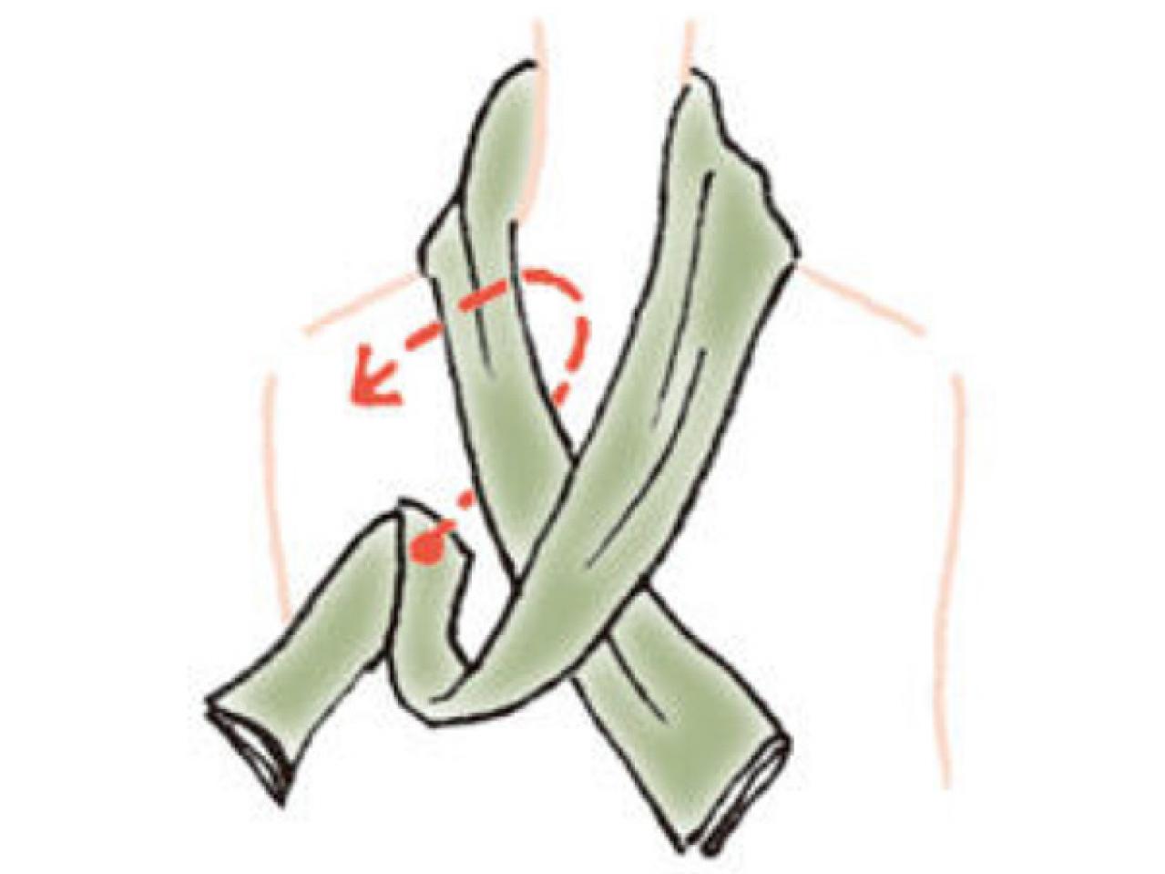 「センスがいいですね」と言われる【定番スカーフの巻き方2選】「スタイリッシュ プリーツ」と「チョーカー結び」（画像7）