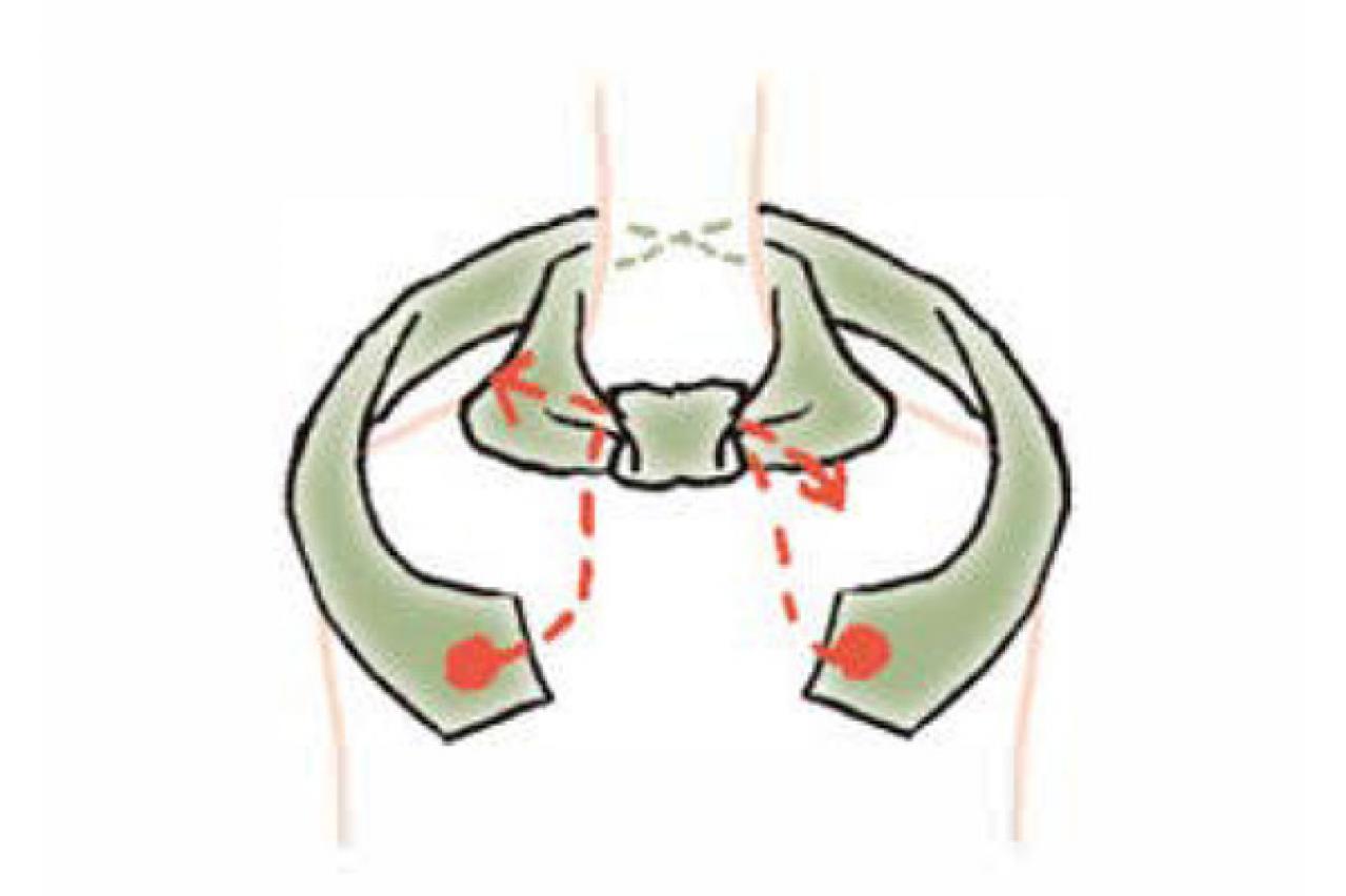 ガラリと雰囲気が変わる！【定番スカーフの巻き方2選】「2重ループノット」と「トライアングル」（画像9）