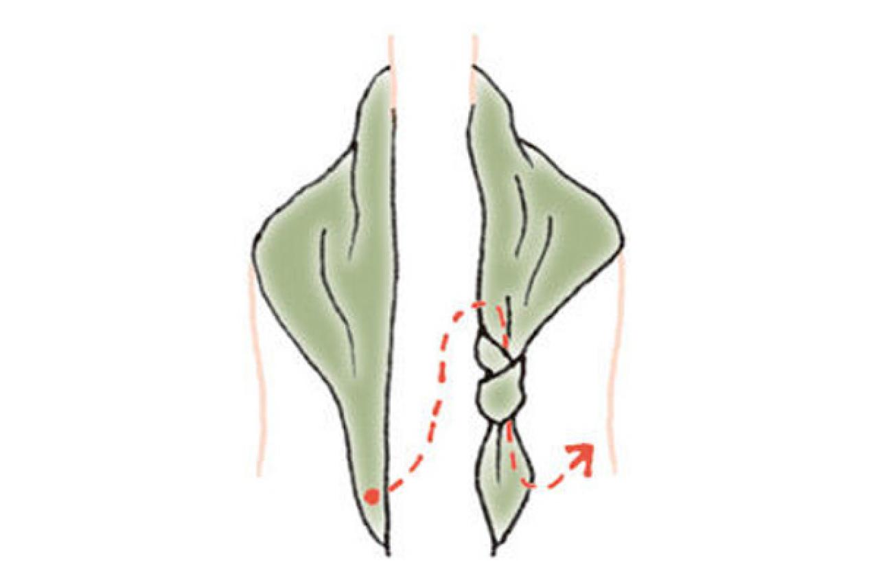 ガラリと雰囲気が変わる！【定番スカーフの巻き方2選】「2重ループノット」と「トライアングル」（画像13）