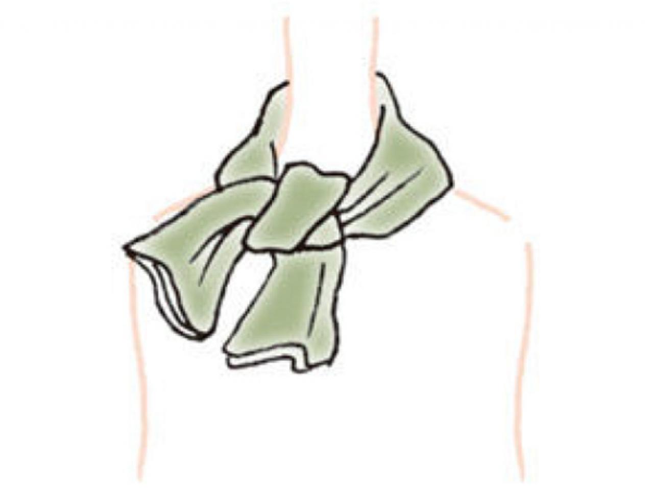 「センスがいいですね」と言われる【定番スカーフの巻き方2選】「スタイリッシュ プリーツ」と「チョーカー結び」（画像9）