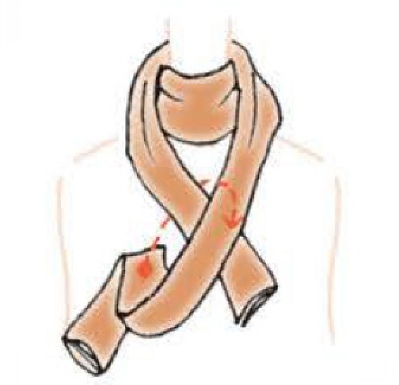 可愛すぎない【ロングスカーフの巻き方2選】スタイリッシュな「リボン結び」とクールな「トリプルテイル」（画像15）