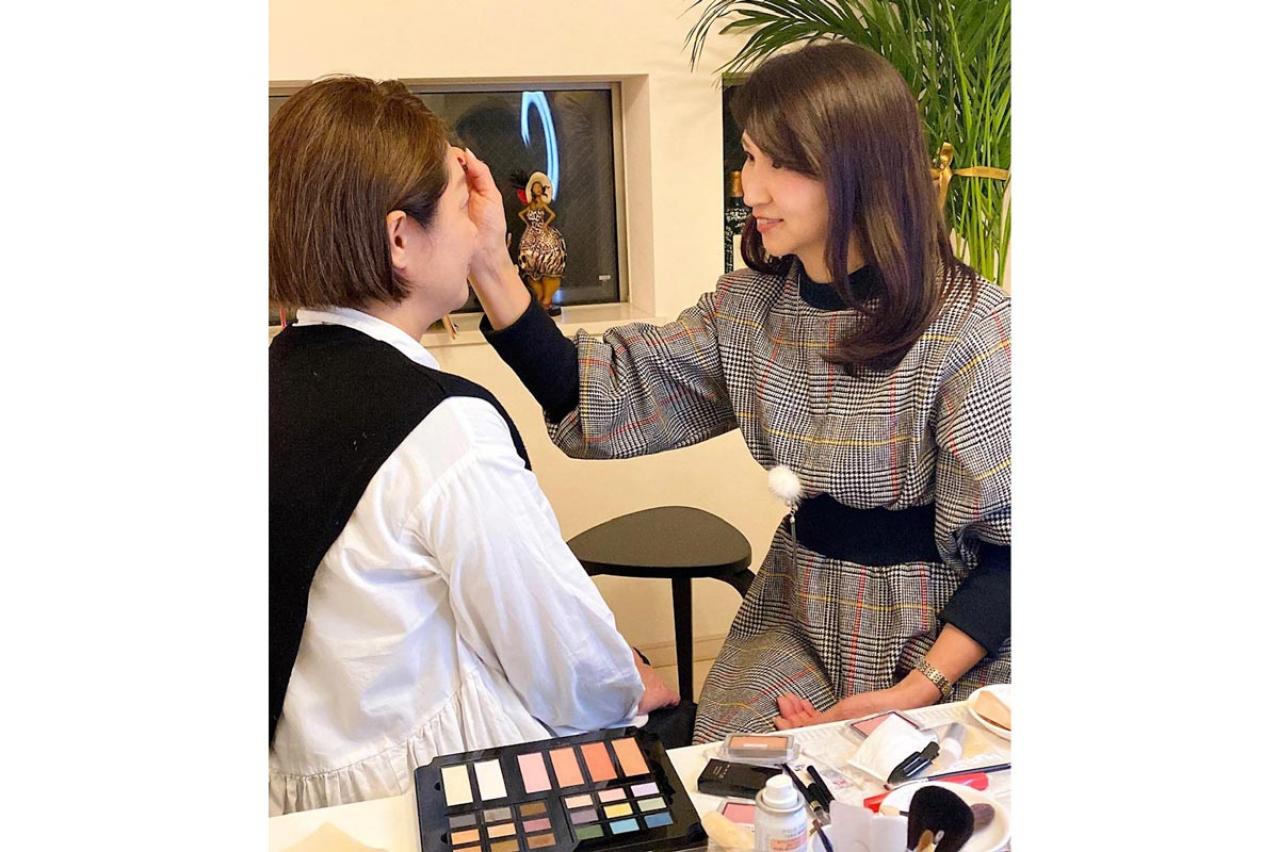 「起きてる時間はほぼ家族のため」だった専業主婦が、メイクセラピストに。就活のきっかけとなった息子の一言とは？【50代の仕事始め#1前編】