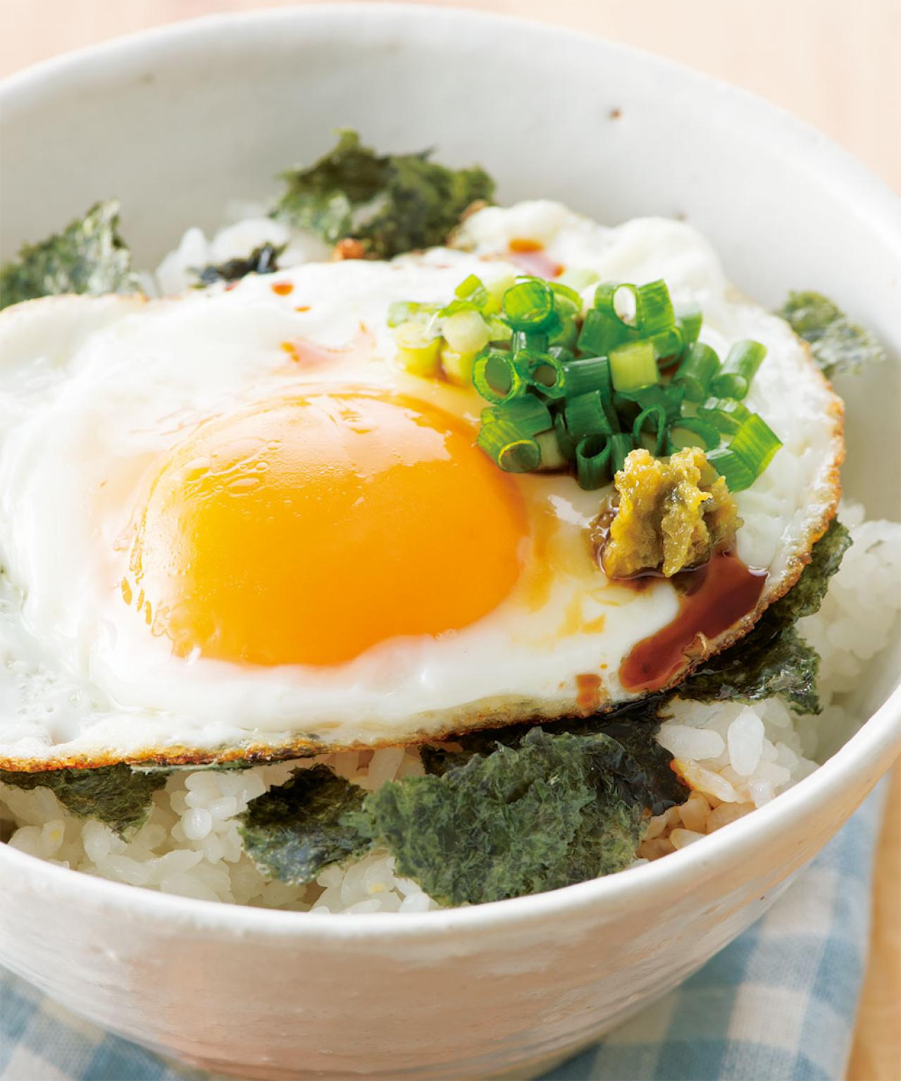 理想の「目玉焼き」を作るには？ シンプル＆おいしい丼レシピも紹介【卵料理のコツ】（画像3）