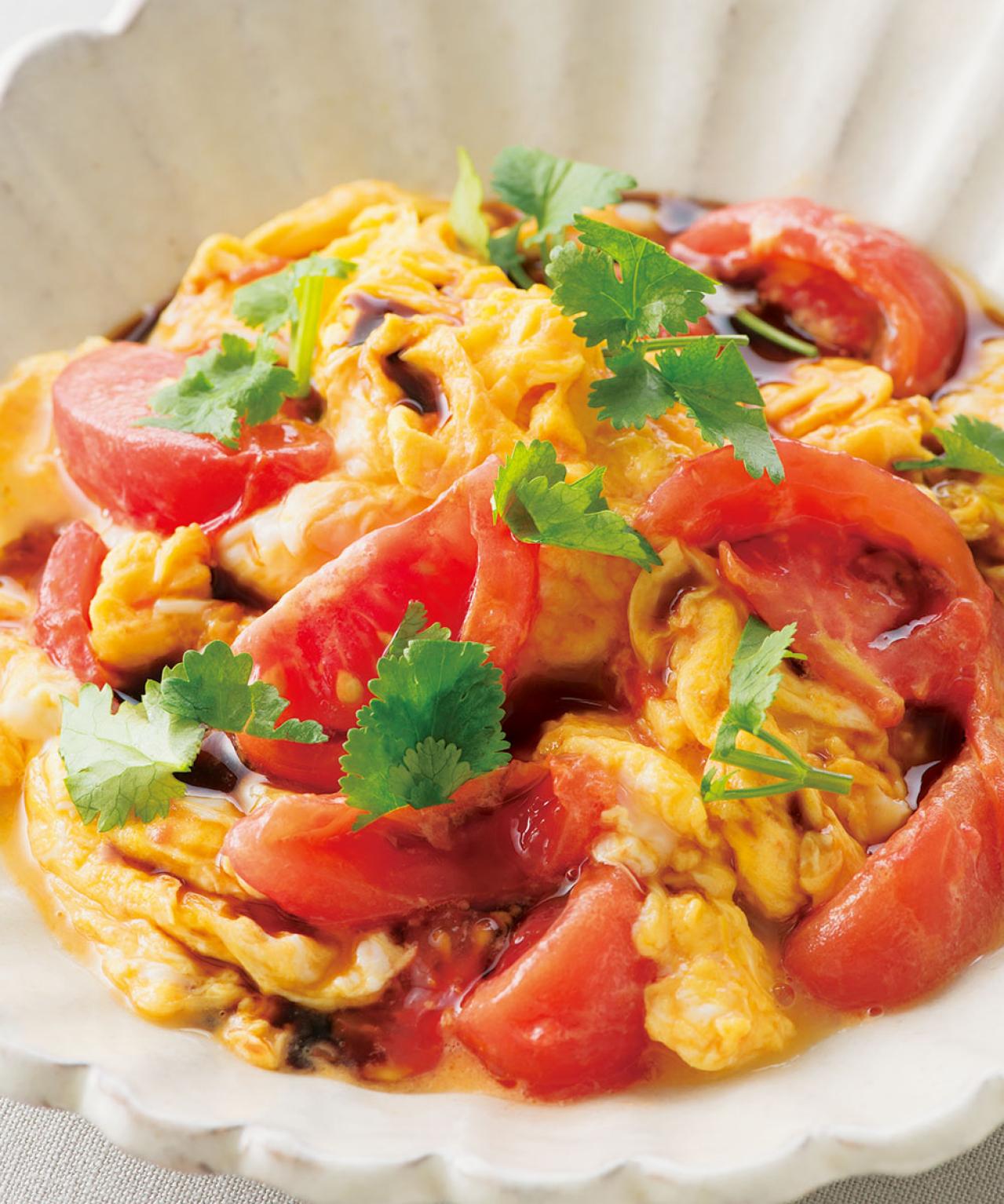 初心者でも半熟トロトロにしてお店の味わいに「トマたま」と「親子丼」のレシピ【卵料理のコツ】（画像2）