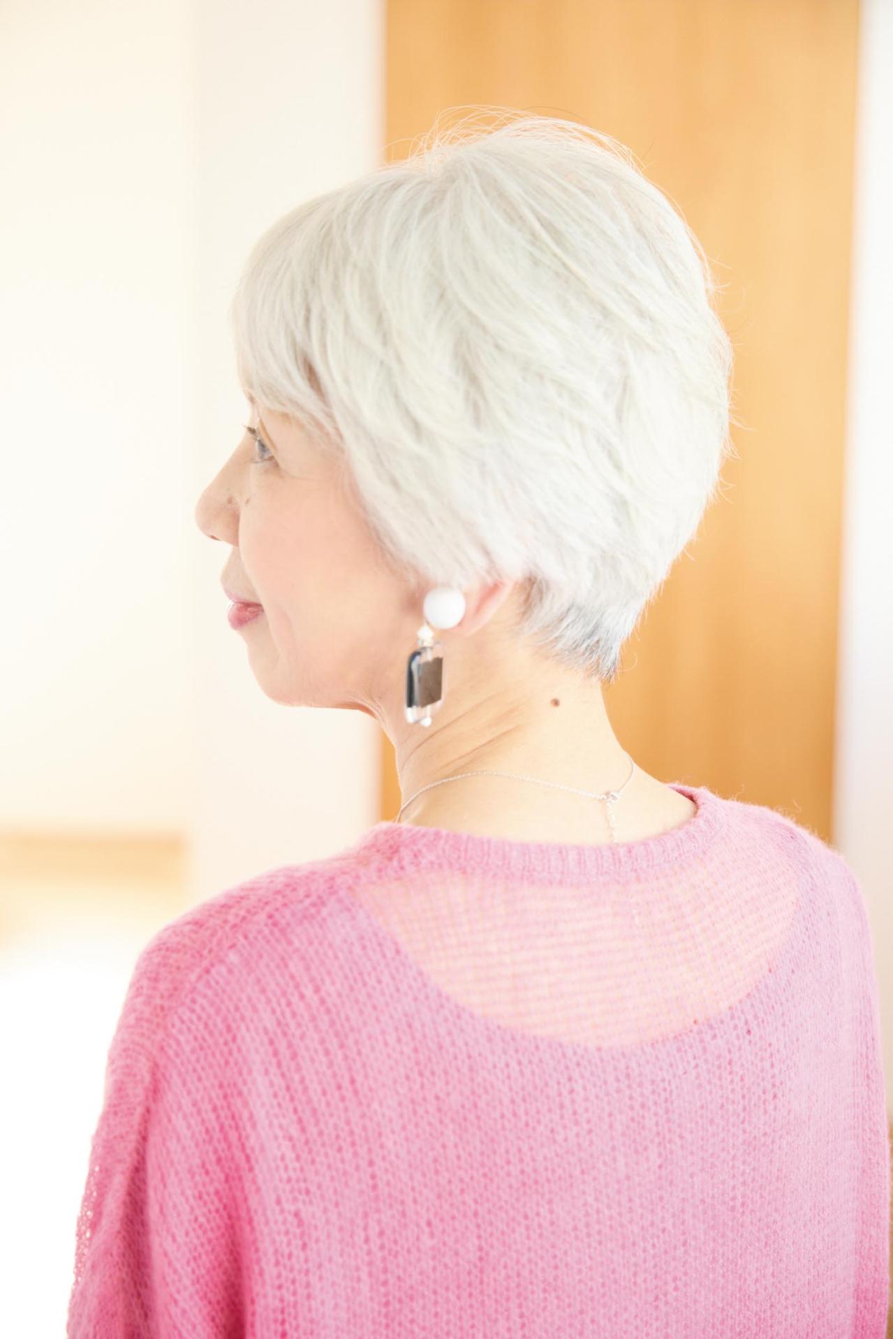 68歳、元・美容師に聞いた【グレイヘア】への移行期の乗り越え方・おすすめのヘアケアアイテムも！（画像3）