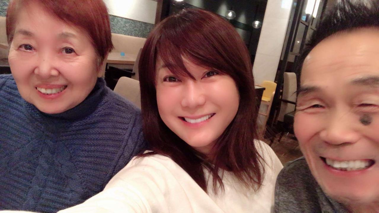 はるな愛「すっぴんの美しさを教えてくれたのは…」東京の親のような存在だった夫婦とのエピソードを告白（画像2）