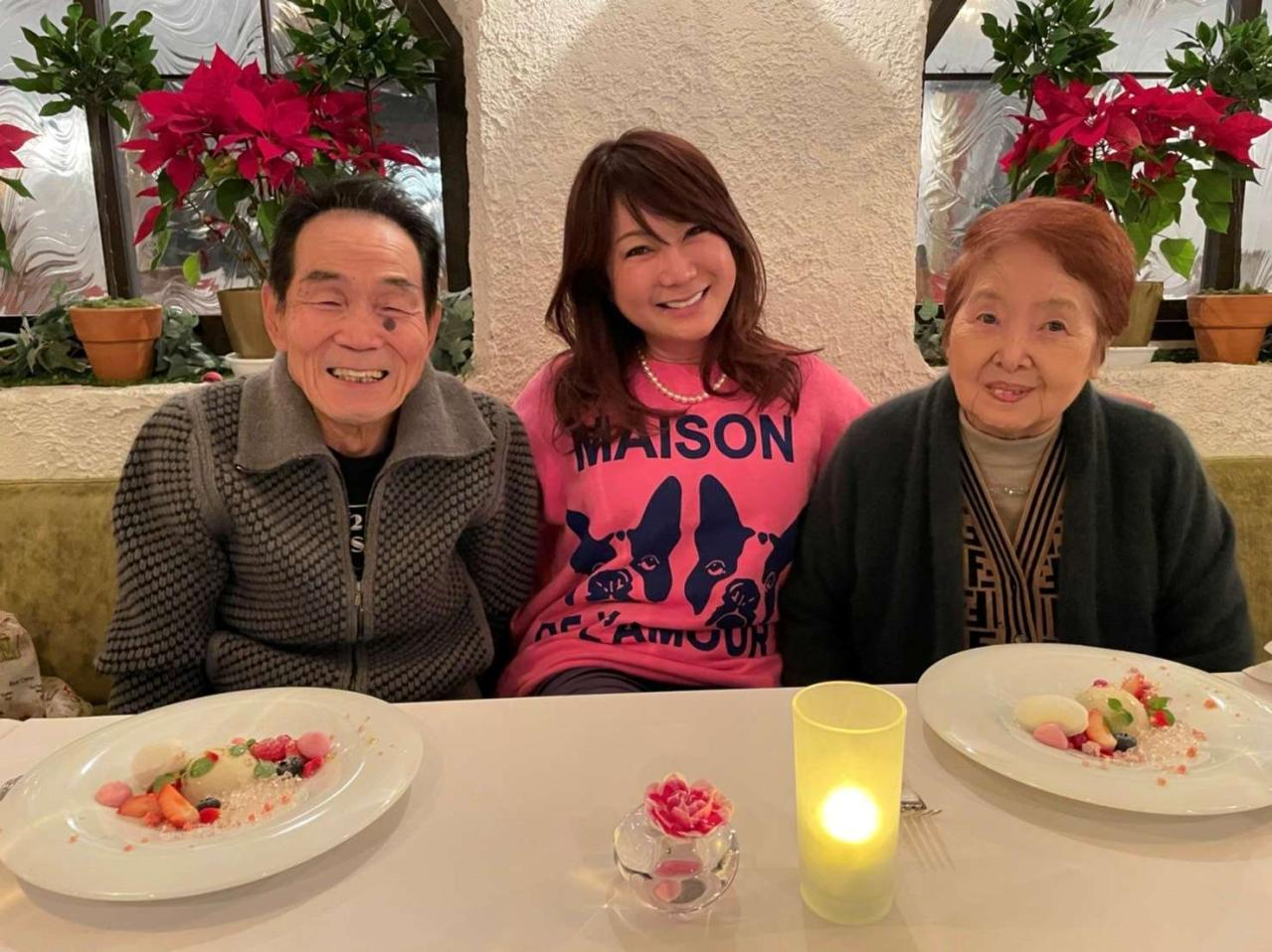 はるな愛「すっぴんの美しさを教えてくれたのは…」東京の親のような存在だった夫婦とのエピソードを告白（画像4）