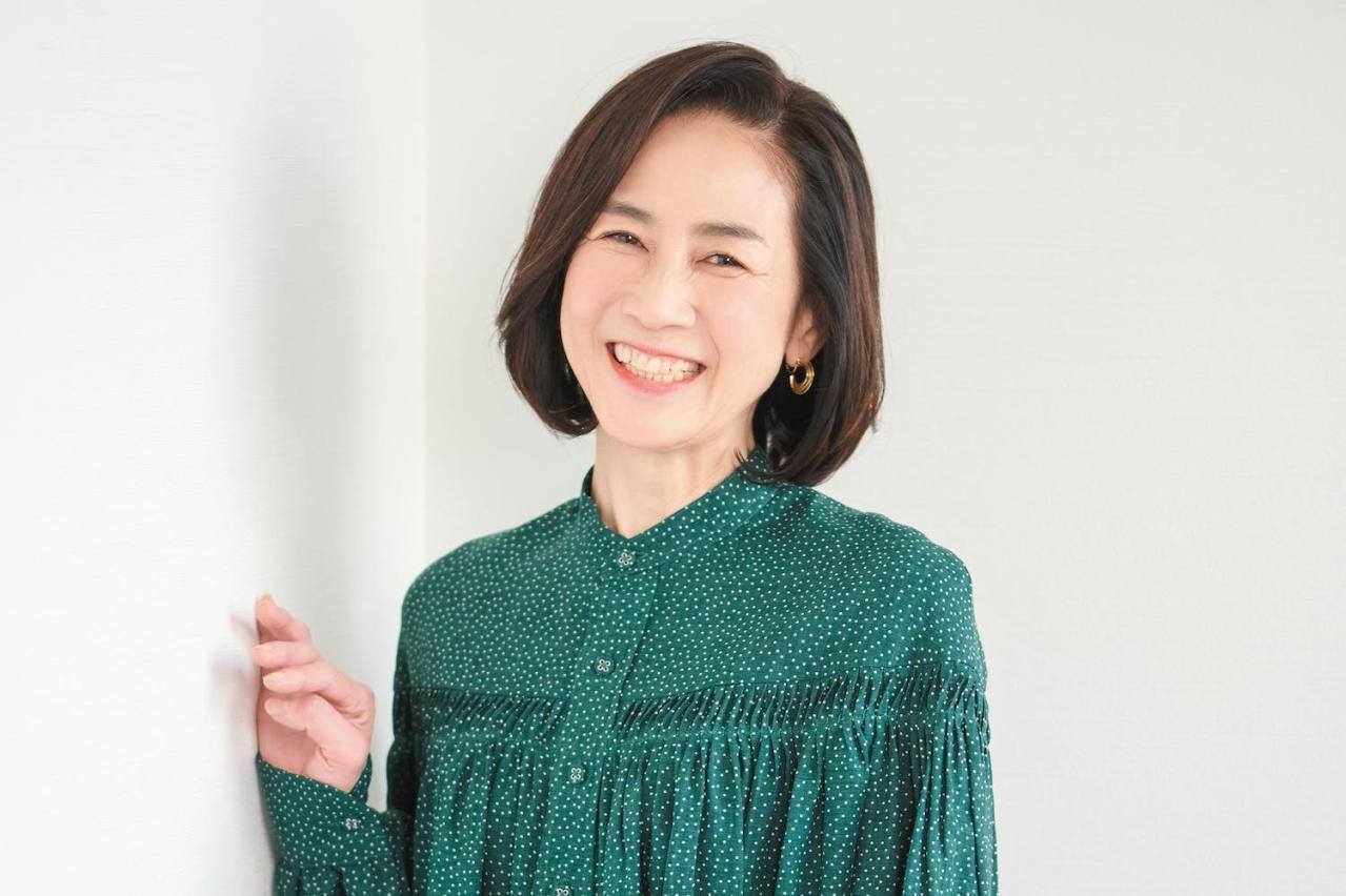 【50代におすすめのミディアムボブ】脱・ぺたんこがかなう！2025年最旬ヘアスタイル2選