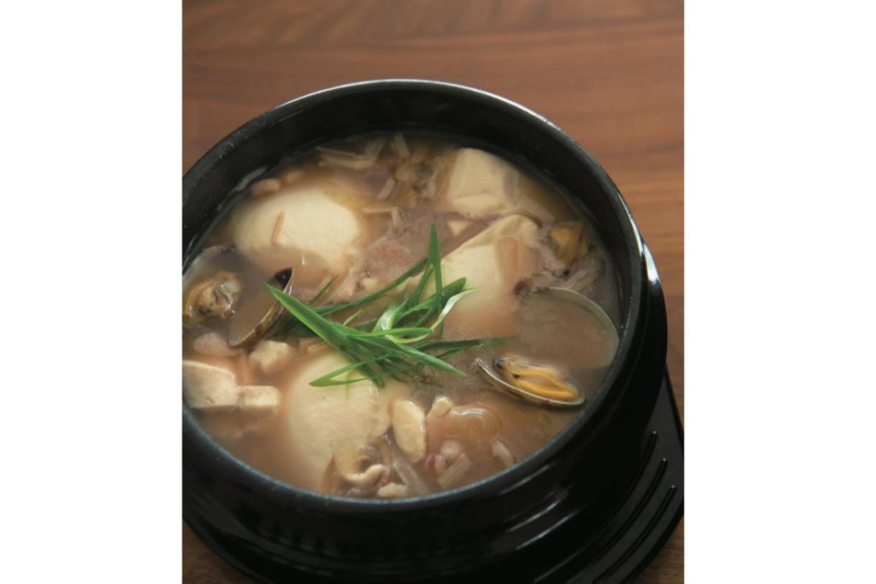 辛いのが苦手な人も食べられる【白いスンドゥブチゲ】予約のとれない韓国料理教室 ゼン ヒャンミ先生のレシピ