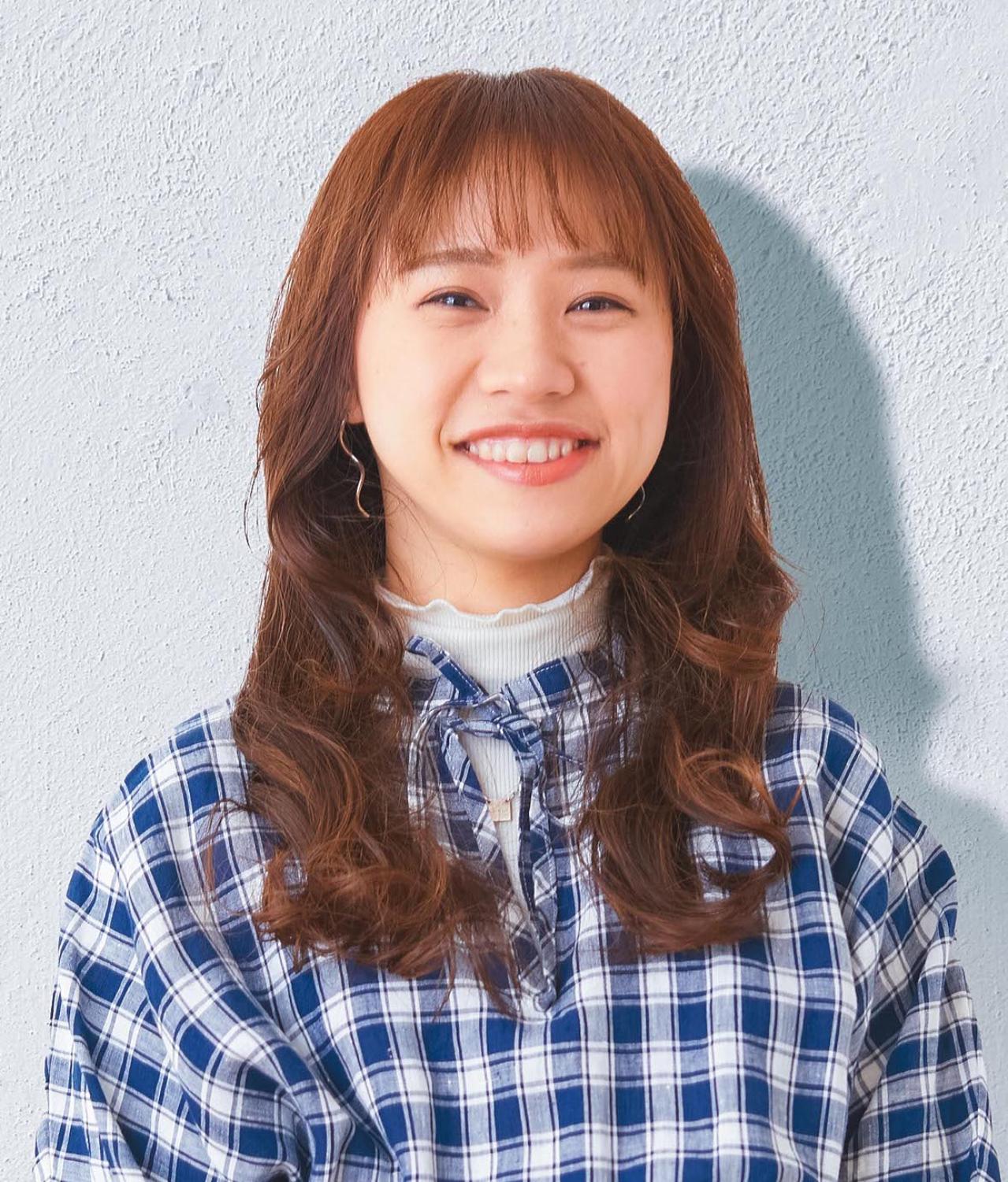 【50代におすすめのミディアムボブ】脱・ぺたんこがかなう！2025年最旬ヘアスタイル2選（画像11）