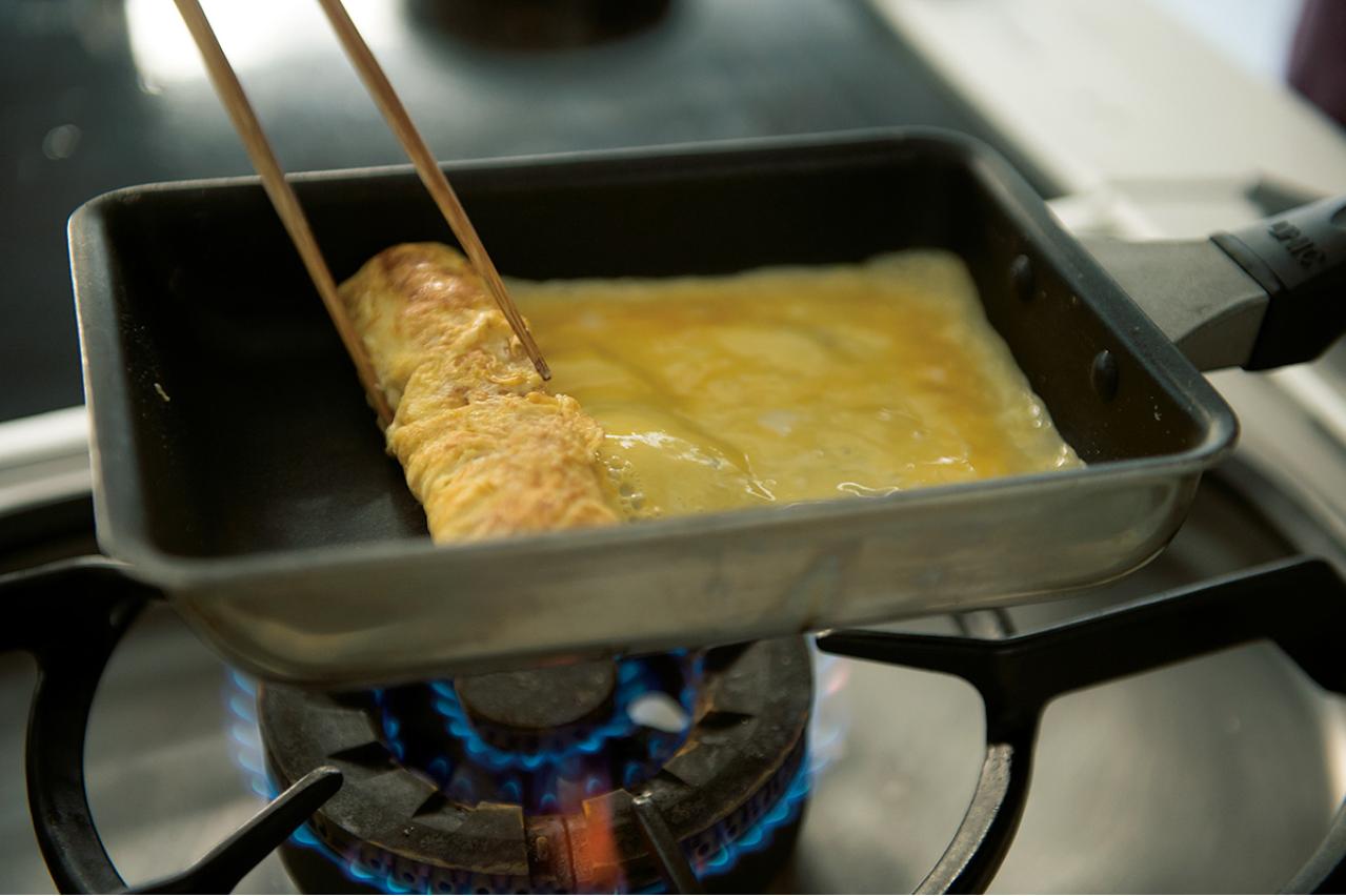 洗い物も激減！人気料理研究家・藤井恵さんの「卵焼き器」ひとつで作れる【から揚げ弁当】レシピ（画像9）