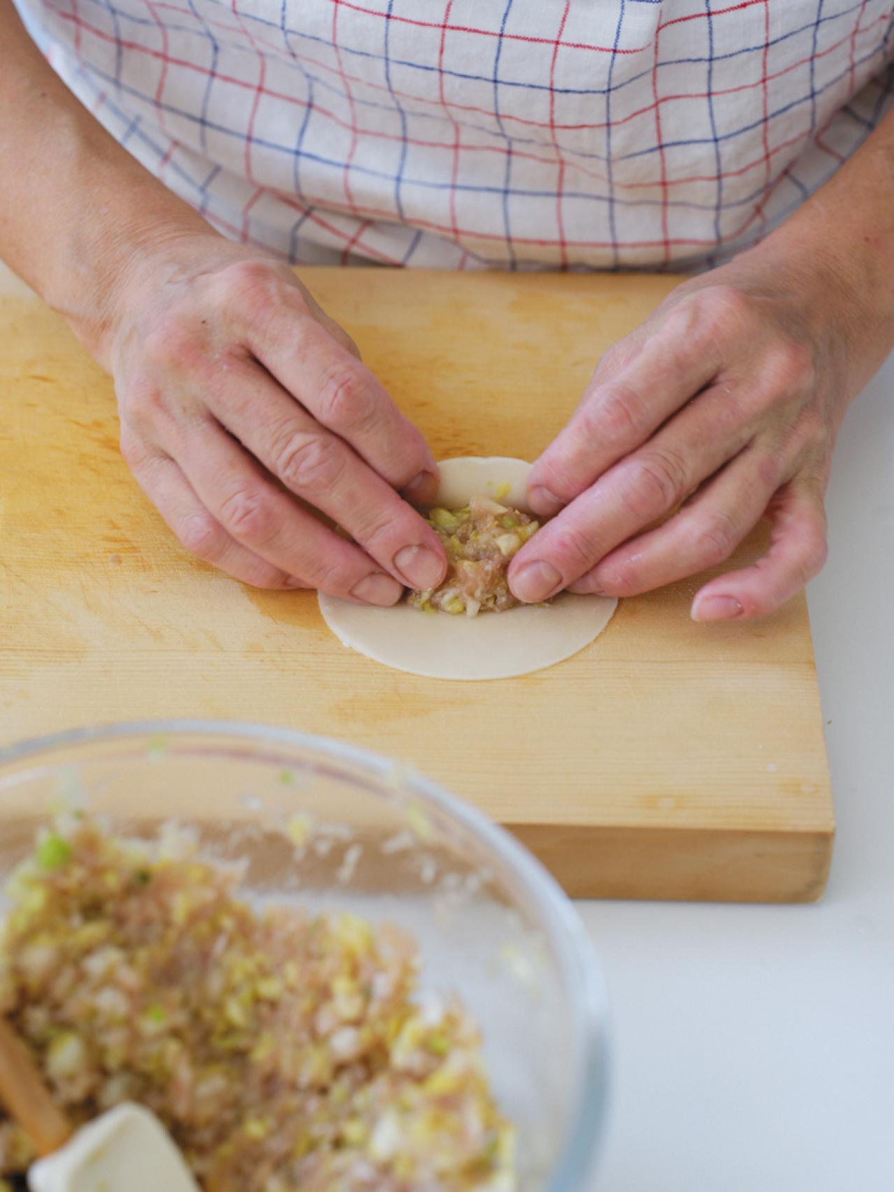 これさえあれば餃子もオムレツもプロの味！人気料理研究家・藤井恵さん愛用の【浅めの鉄鍋】とは？（画像6）
