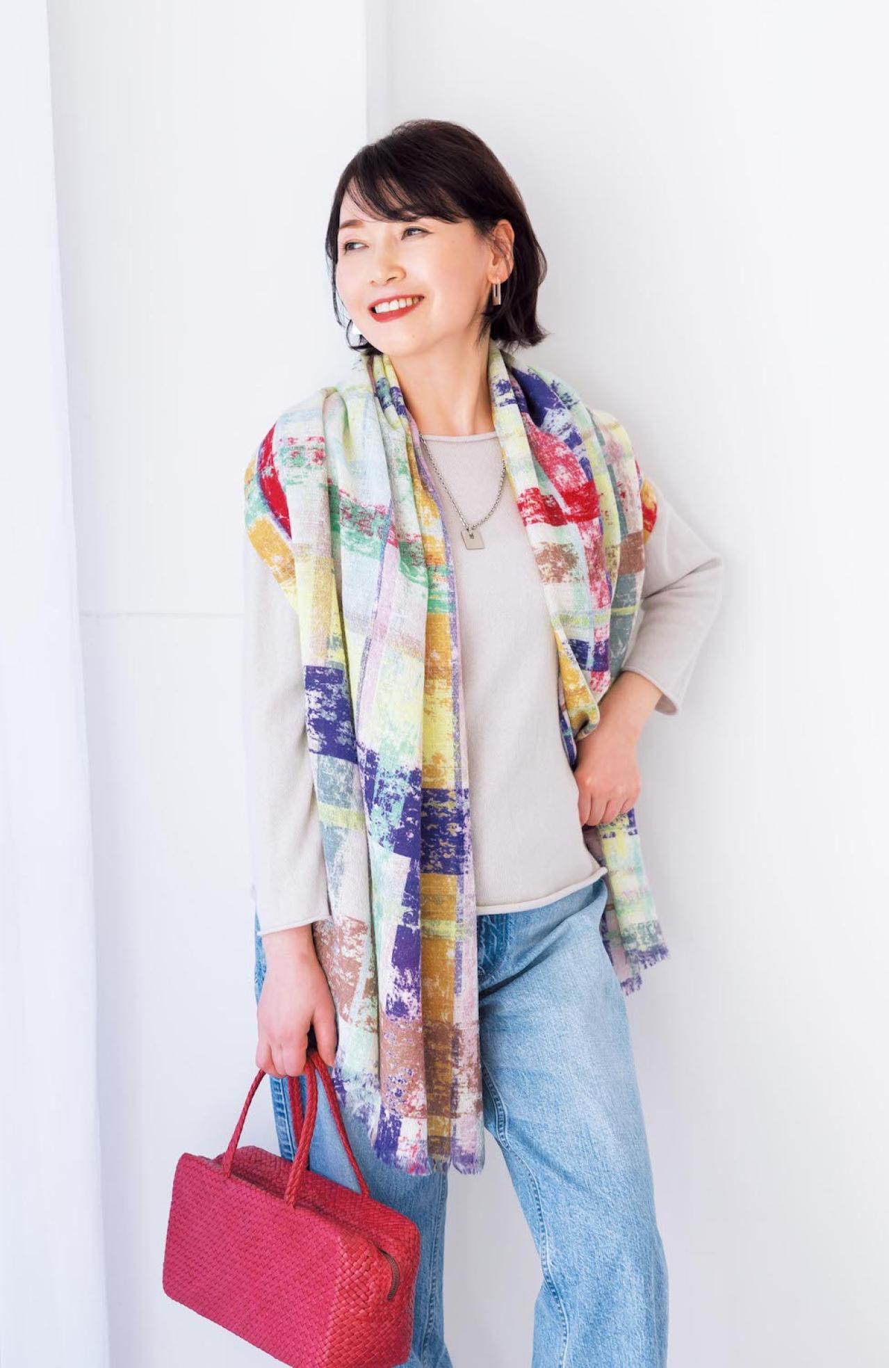 シンプルな服に華を添えてくれる【ストール＆スカーフ】4選。寒暖差の調整にもお役立ち（画像3）