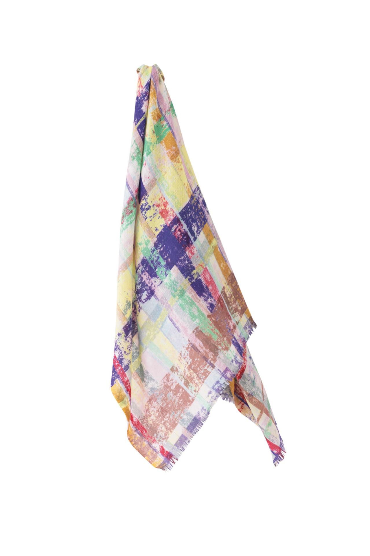 シンプルな服に華を添えてくれる【ストール＆スカーフ】4選。寒暖差の調整にもお役立ち（画像4）