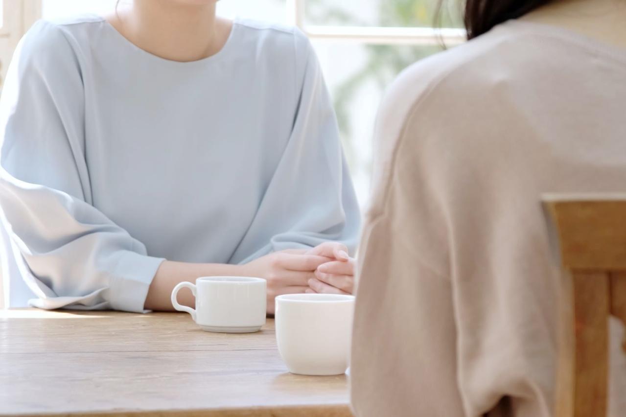 【老いのあるある体験】「あぁ気まずい…！」再会した人の名前がどうしても思い出せない！