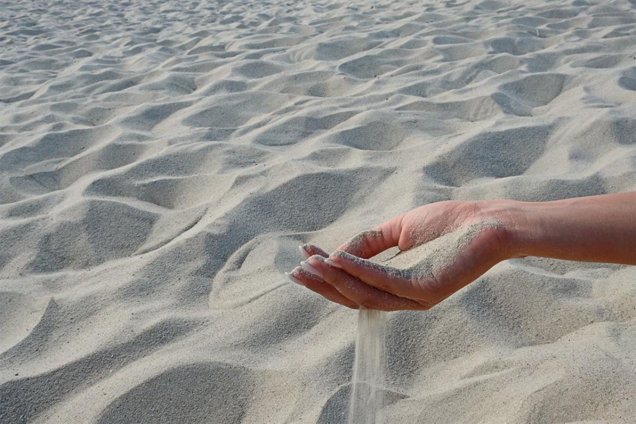 『一握の砂』の感動をひとまとめに！ 石川啄木の歌が描く人生と感情