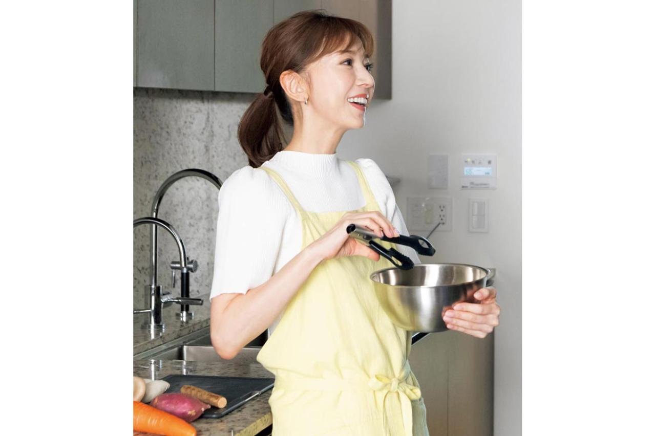 奇跡のアラ還！君島十和子さんの美しさを支える「腸活レシピ」。人気No.1【白みその腸活ポトフ】は野菜の切り方にコツが！