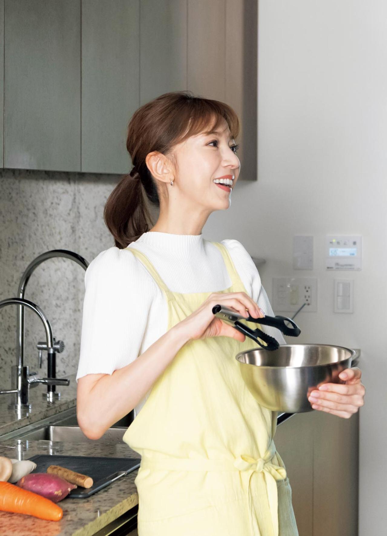 奇跡のアラ還！君島十和子さんの美しさを支える「腸活レシピ」。人気No.1【白みその腸活ポトフ】は野菜の切り方にコツが！（画像5）