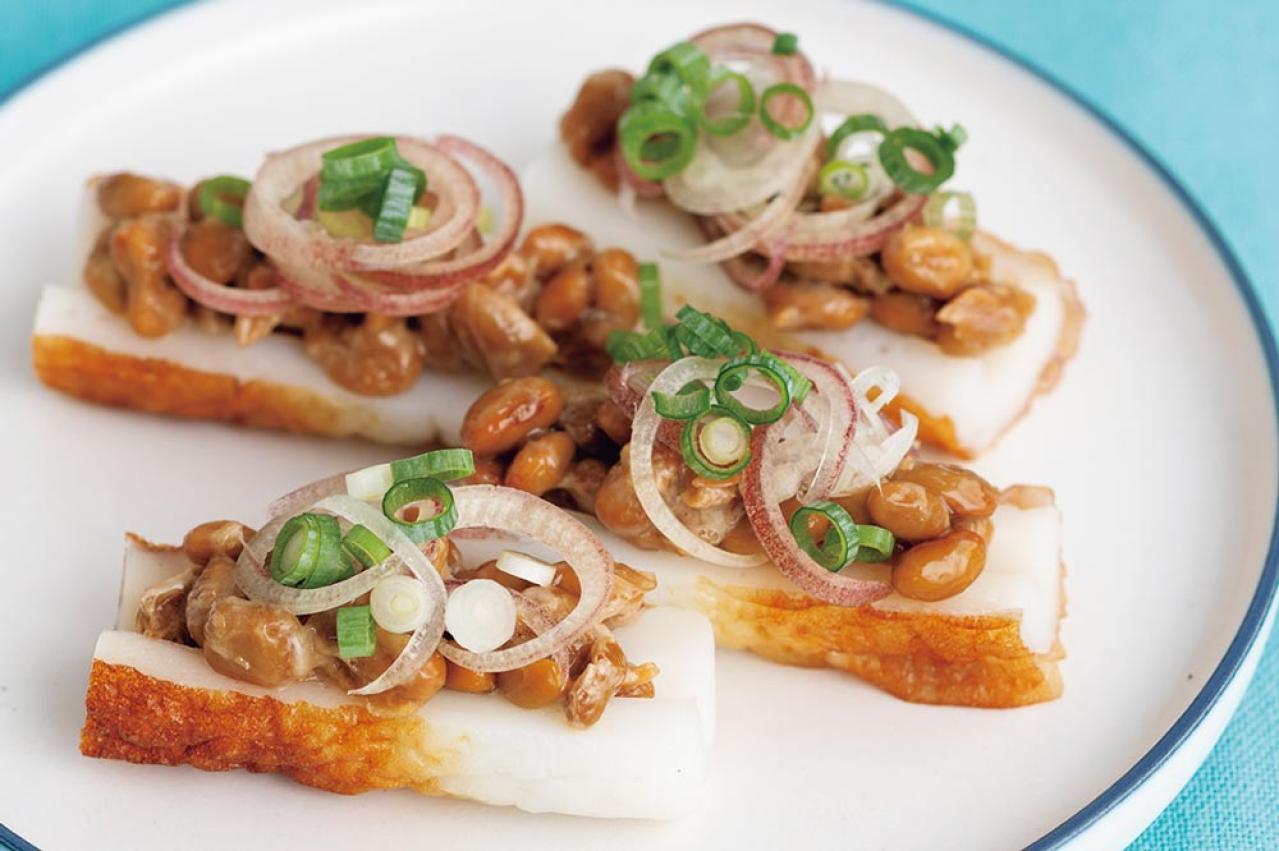 ちくわが器に！？超簡単なのにおいしい「ちくわボード納豆」レシピ（画像2）