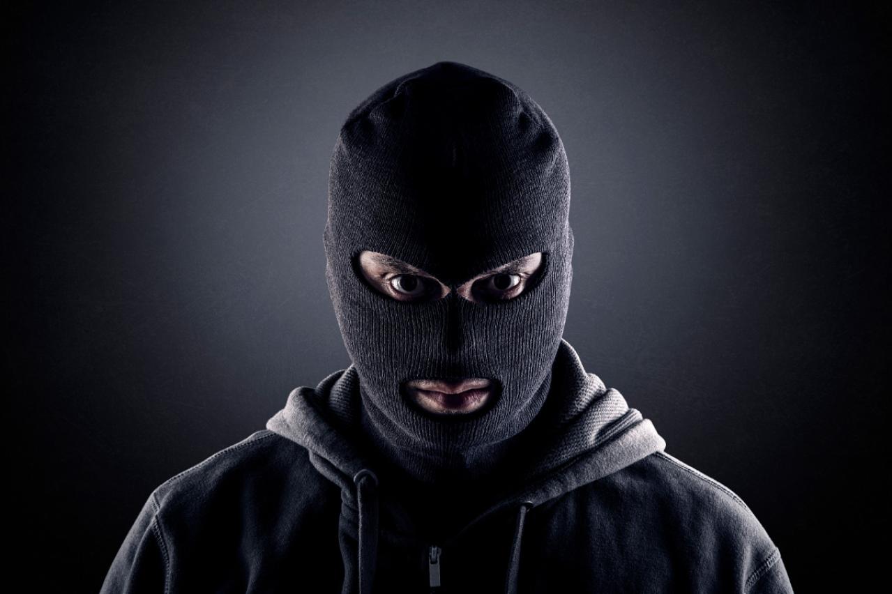 江戸川乱歩の『怪人二十面相』あらすじ紹介。驚異の名探偵 明智小五郎と怪盗の対決！