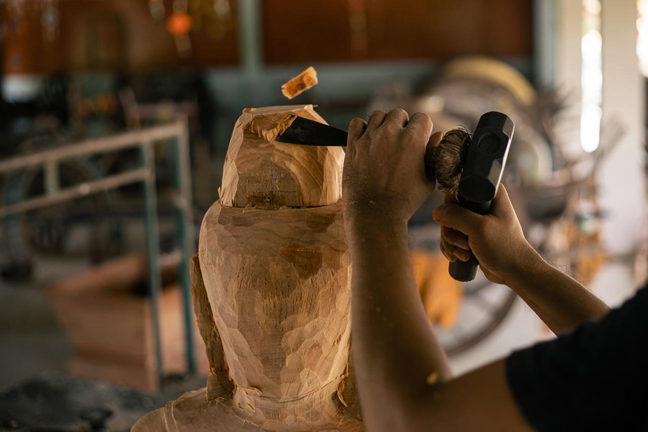 幸田露伴の『風流仏』あらすじ紹介。芸術と愛の葛藤！仏師と花漬け売りの娘の恋は？