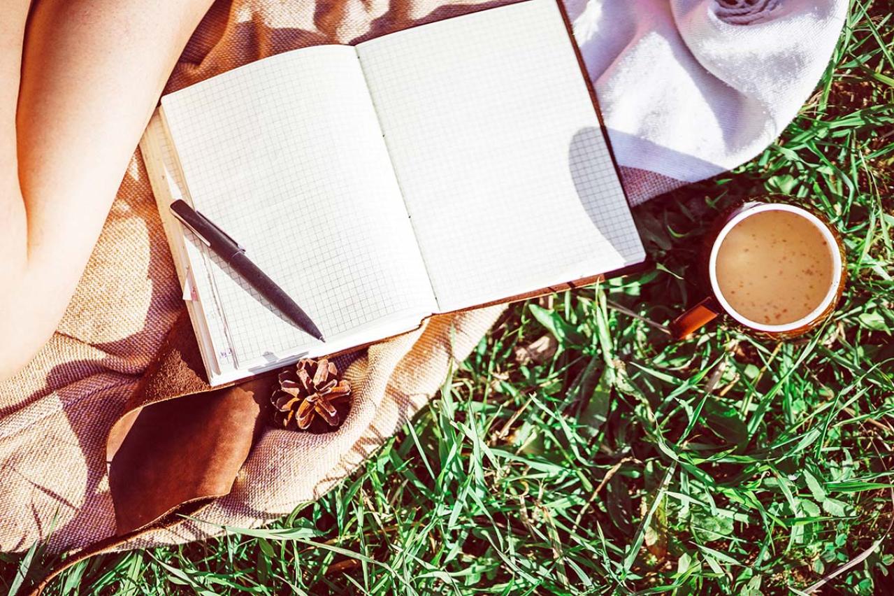 江戸川乱歩の『日記帳』あらすじ紹介。流れる涙、秘められた恋——美しくも切ない愛の物語