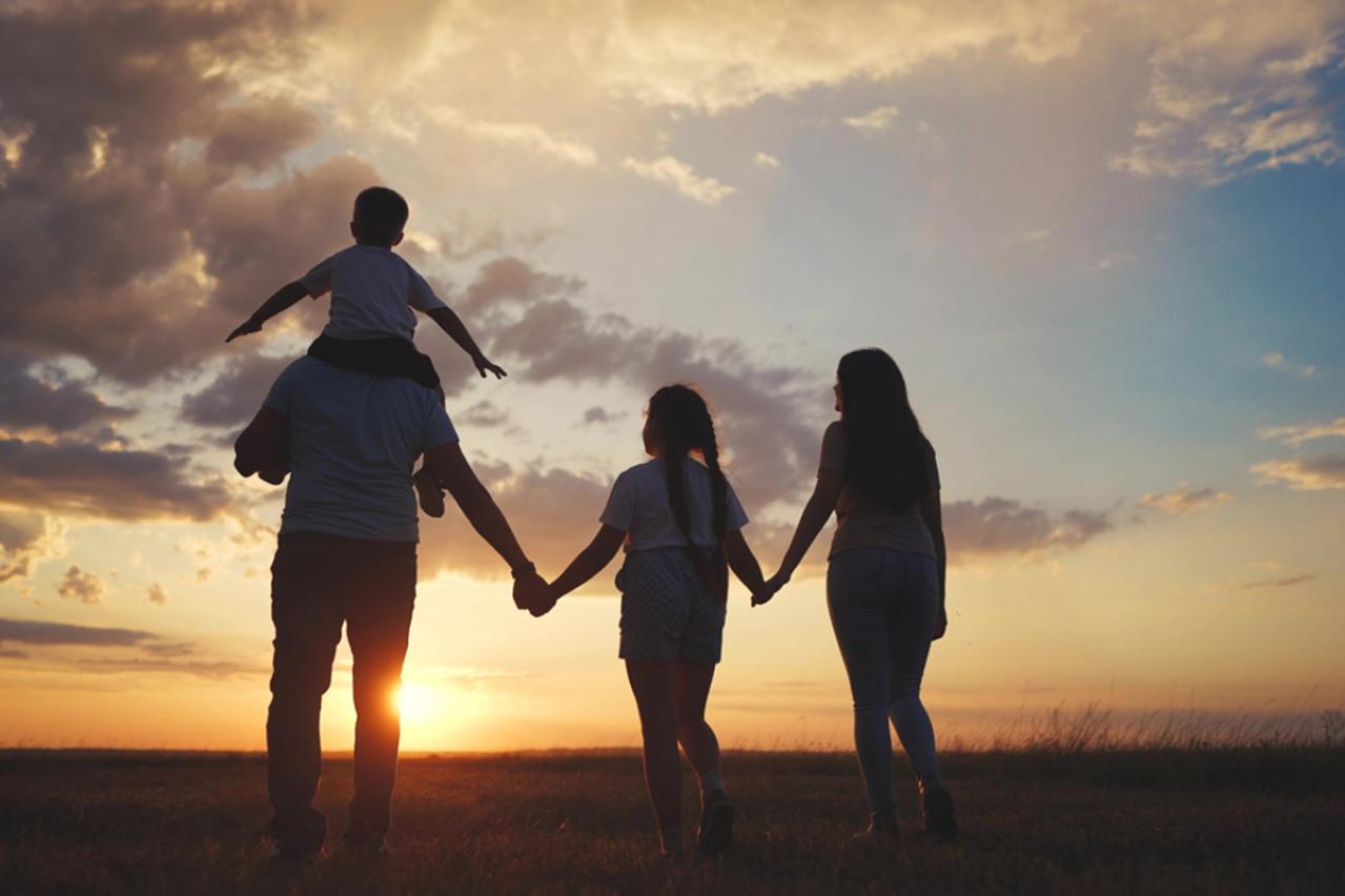 太宰治の『愛と美について』あらすじ紹介。太宰が描く家族の肖像とユーモア