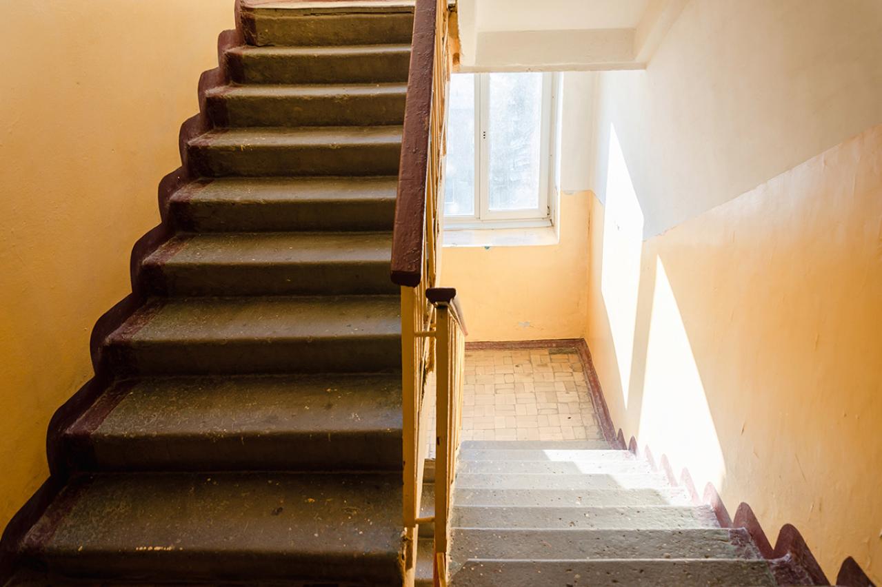 若山牧水の『一家』あらすじ紹介。家族が住む家なのに、なぜその空間はこんなに冷たいのか？