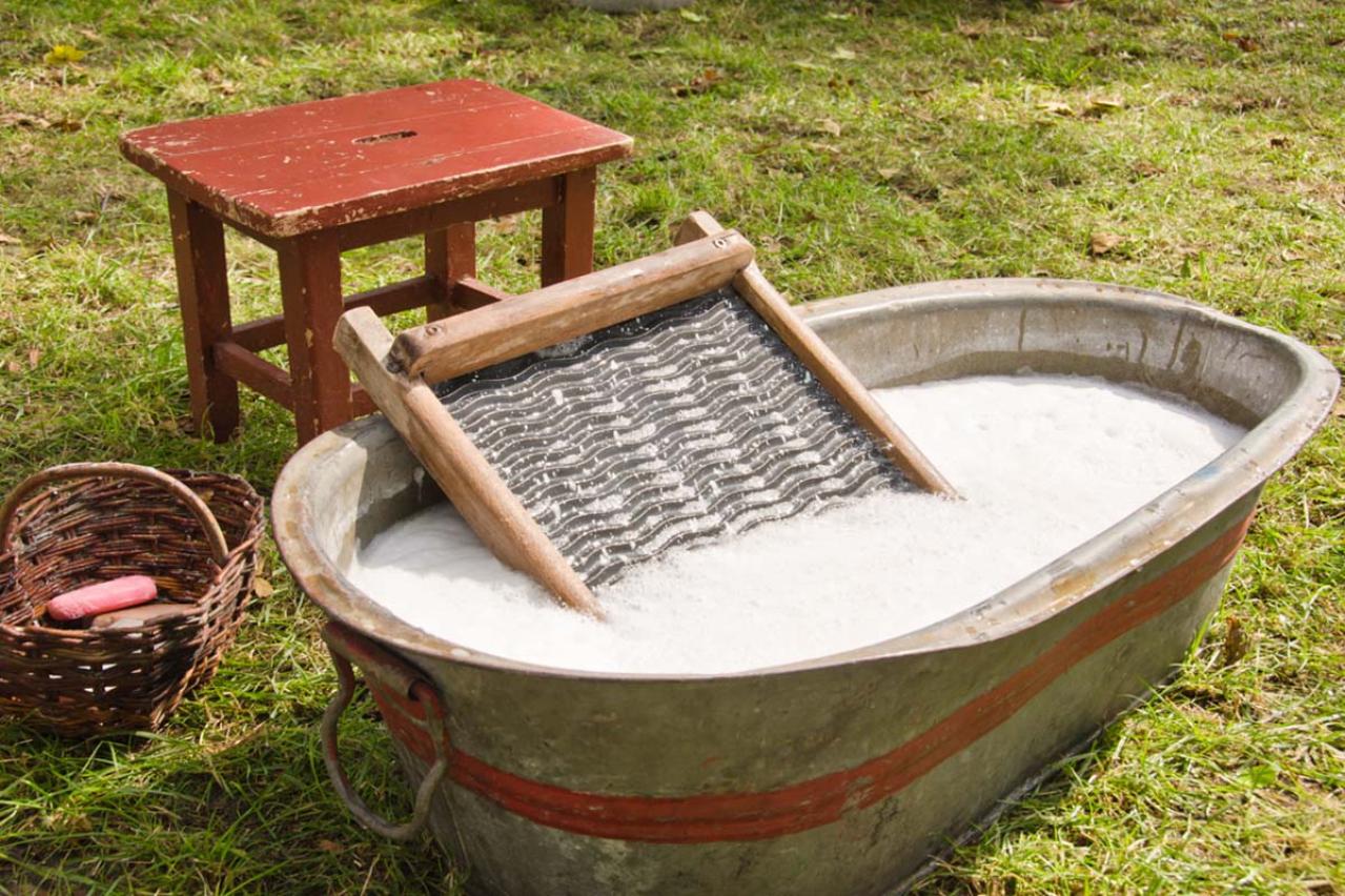 坂口安吾の『青鬼の褌を洗う女』あらすじ紹介。終戦とともに揺れる女性の物語