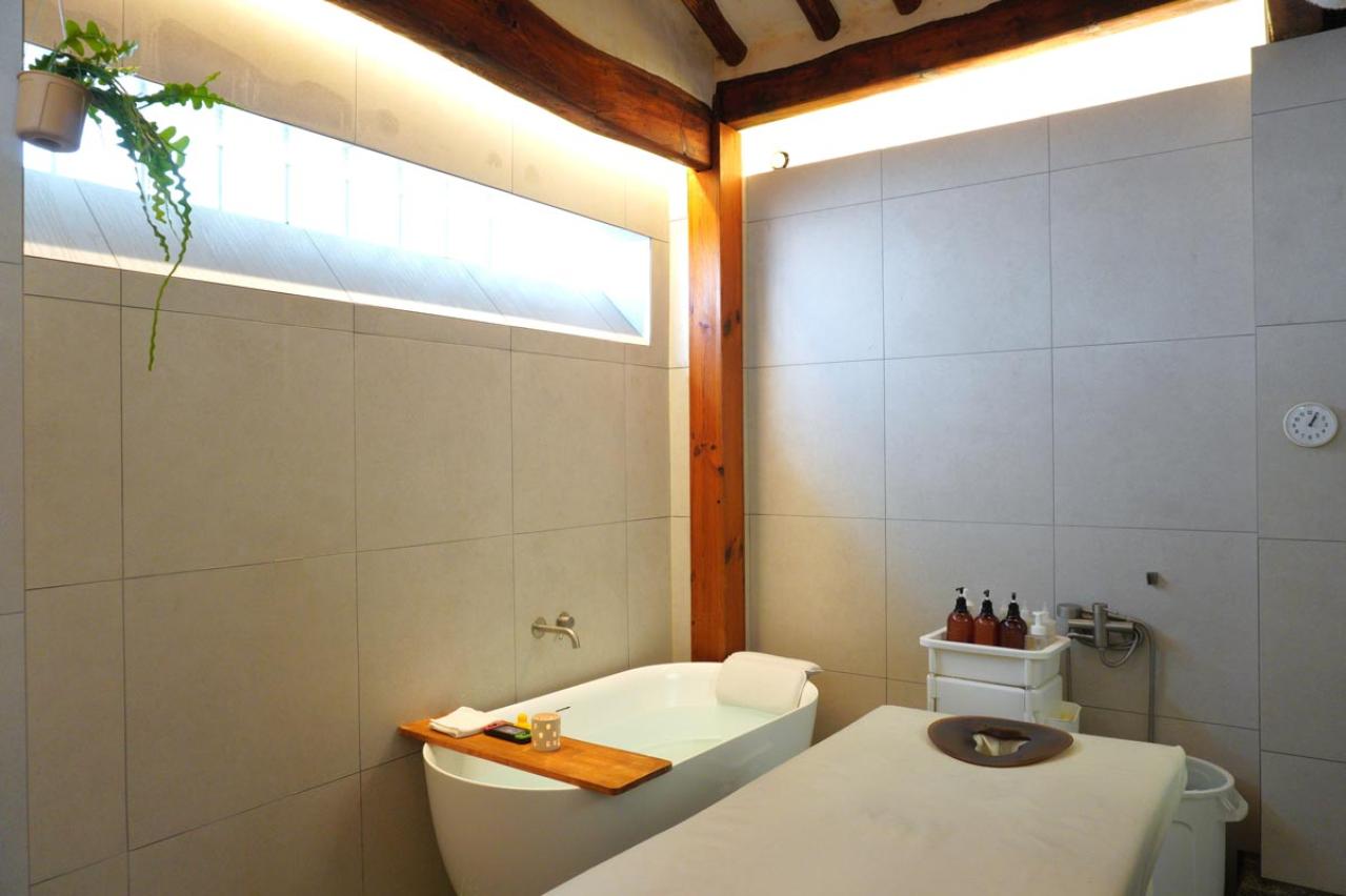 【2025最新 韓国旅行】50代〜のごほうび旅。韓屋で楽しむプライベートなアカスリ&極上スパ