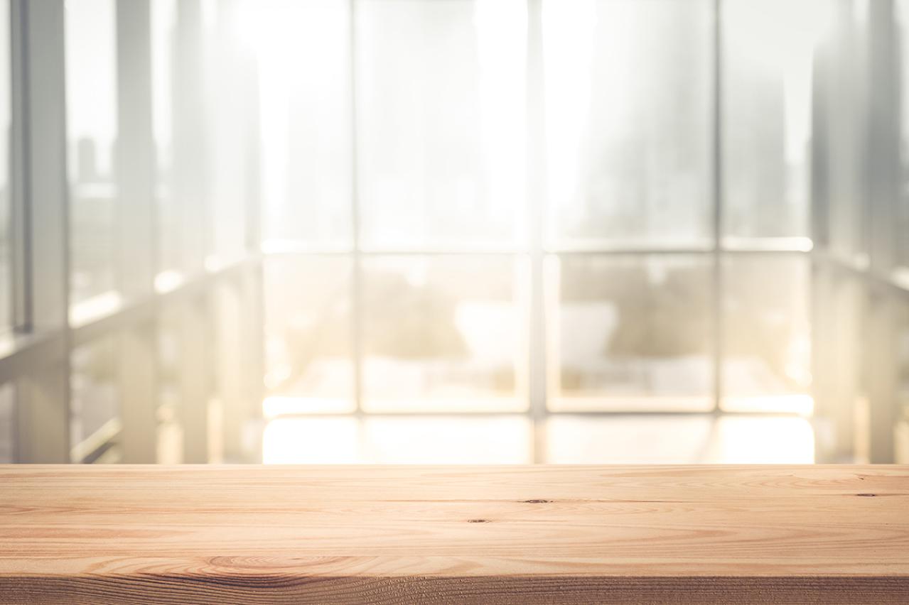 太宰治の『朝』あらすじ紹介。秘密の仕事部屋は、若い女性の部屋だった…日常の中に潜むひそかなドラマ