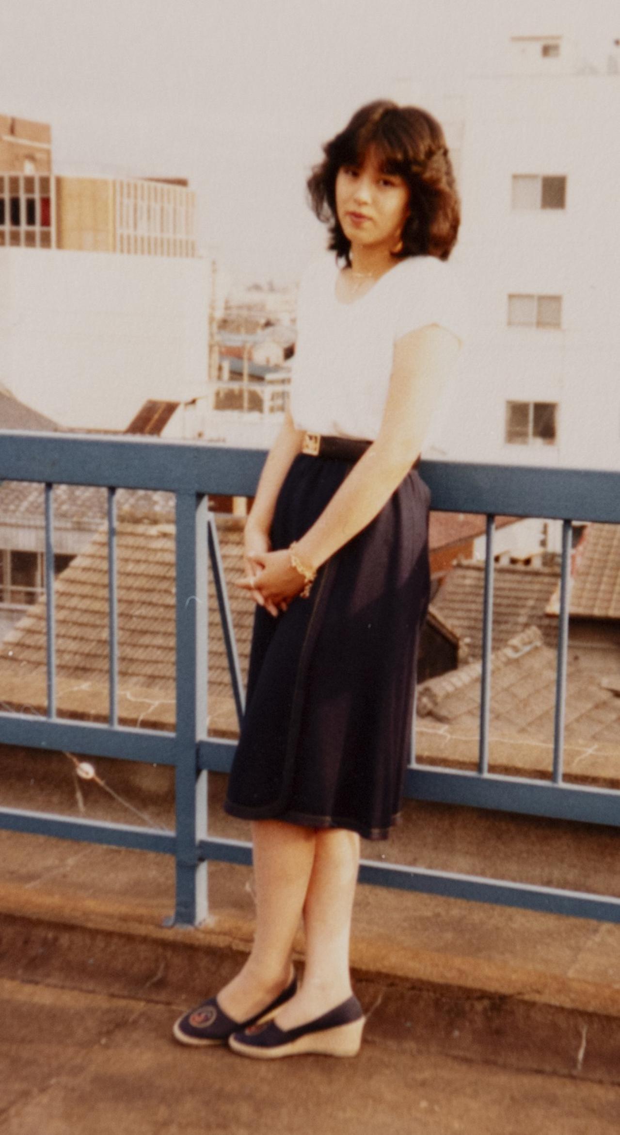 【60代・読者モデル】が10代・20代に着ていた服とは？「ハマトラ、ニュートラ、ボディコン……。皆と同じファッションで安心していたあの頃が懐かしい！」（画像5）