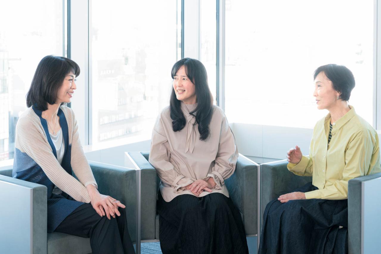 「若いコと、おばさんの服はあるのに、 私たちの着る服がない！」【60代・読者モデル】の本音トーク