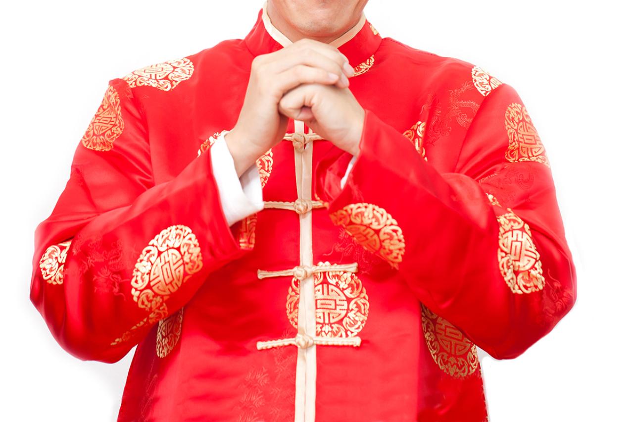 魯迅の『孔乙己』あらすじ紹介。時代に翻弄され、人々の笑いの対象にされた一人の男の物語