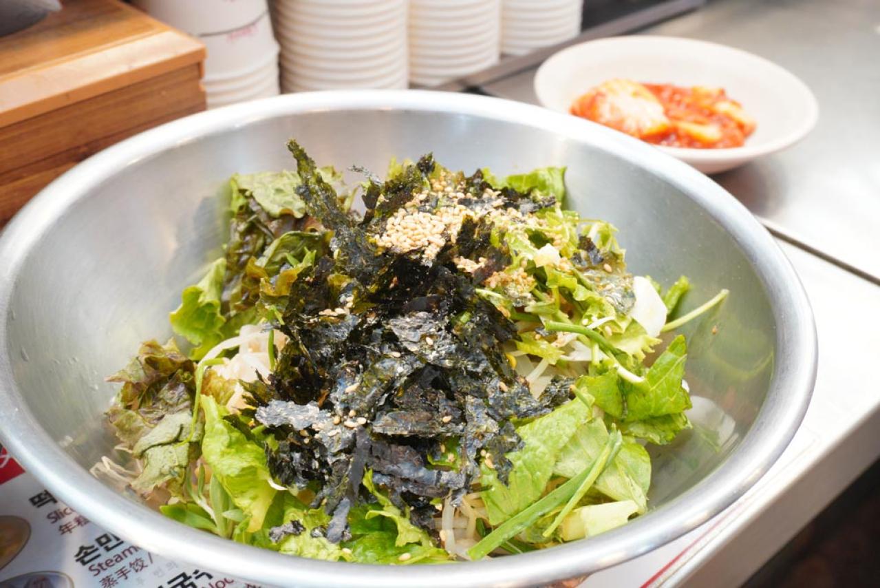 【2025最新 韓国旅行】広蔵市場にスターバックスがオープン！ ここでしか買えない限定アイテムも発売（画像11）