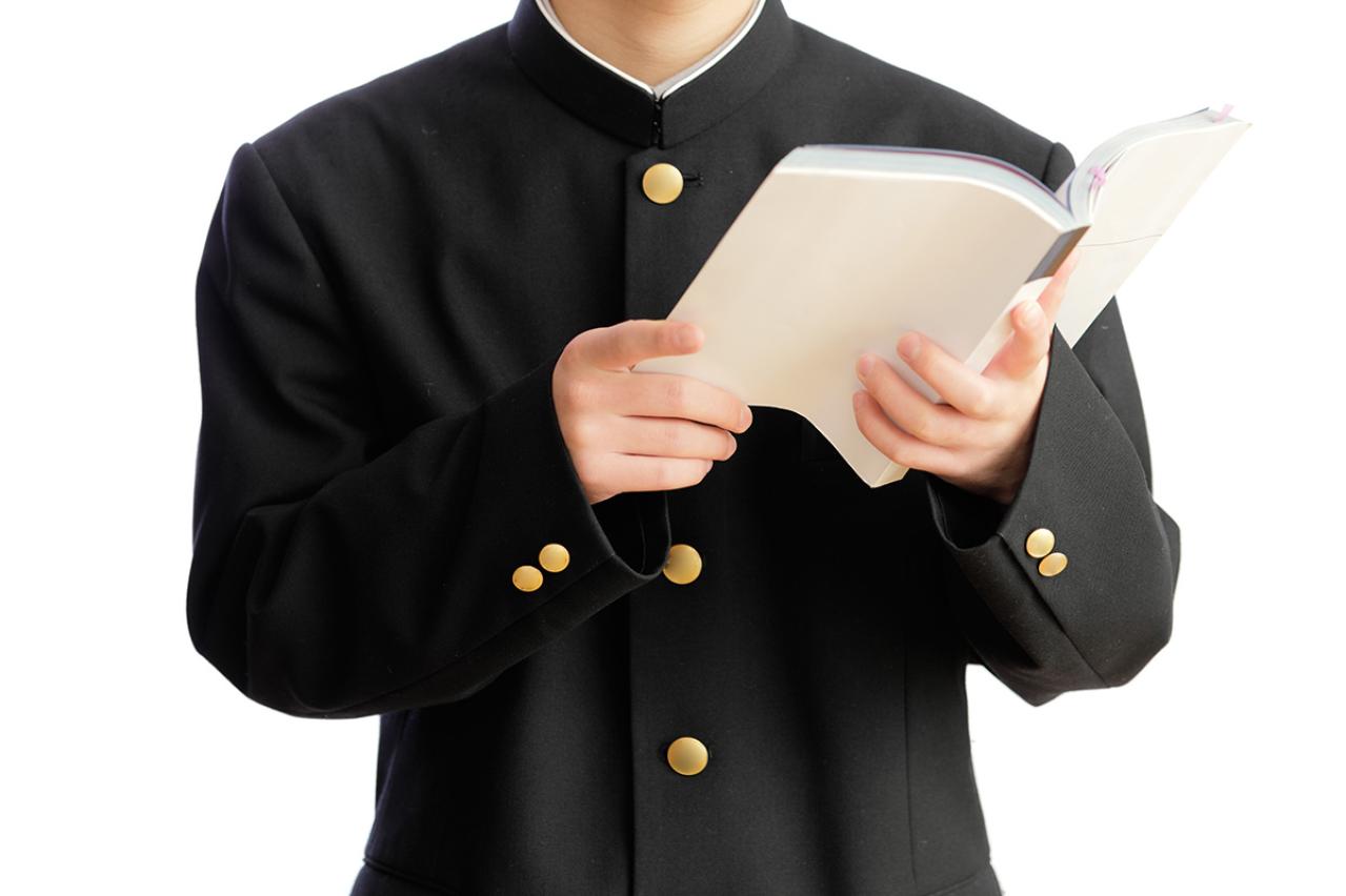 芥川龍之介の『イズムと云ふ語の意味次第』あらすじ紹介。その曖昧さと必要性を深く掘り下げたエッセイ