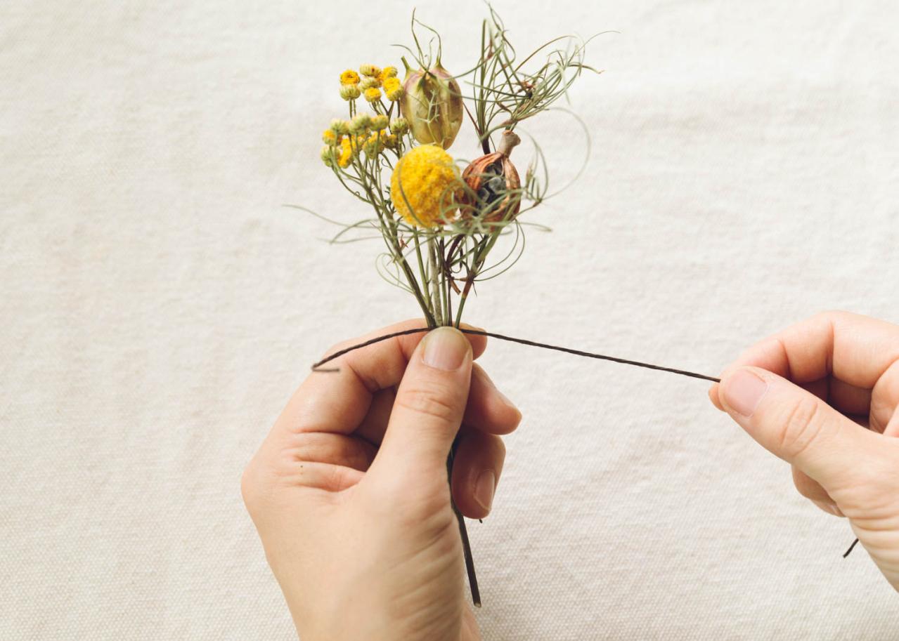 初心者でもできる【フラワーアレンジメント】ドライフラワーで簡単！ ミニブーケの作り方（画像10）