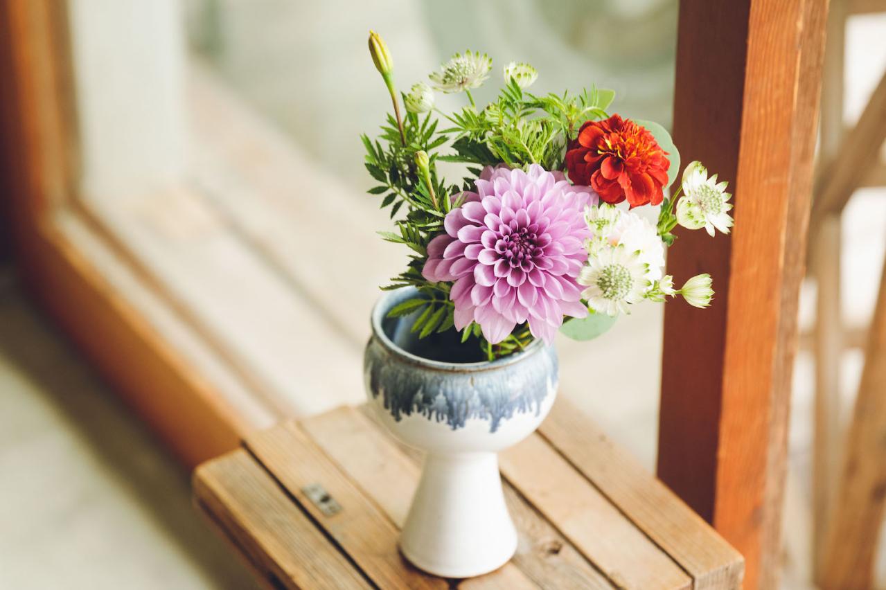 【フラワーアレンジメント】切り花を長く楽しむための「飾り方・花器を置く場所」をプロがレクチャー！