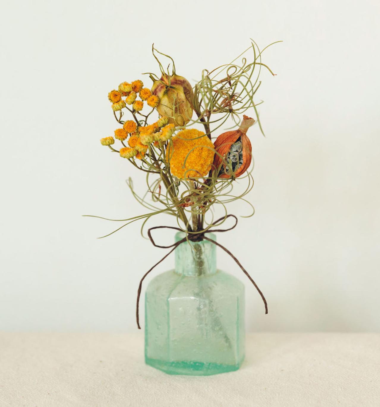 初心者でもできる【フラワーアレンジメント】ドライフラワーで簡単！ ミニブーケの作り方（画像3）