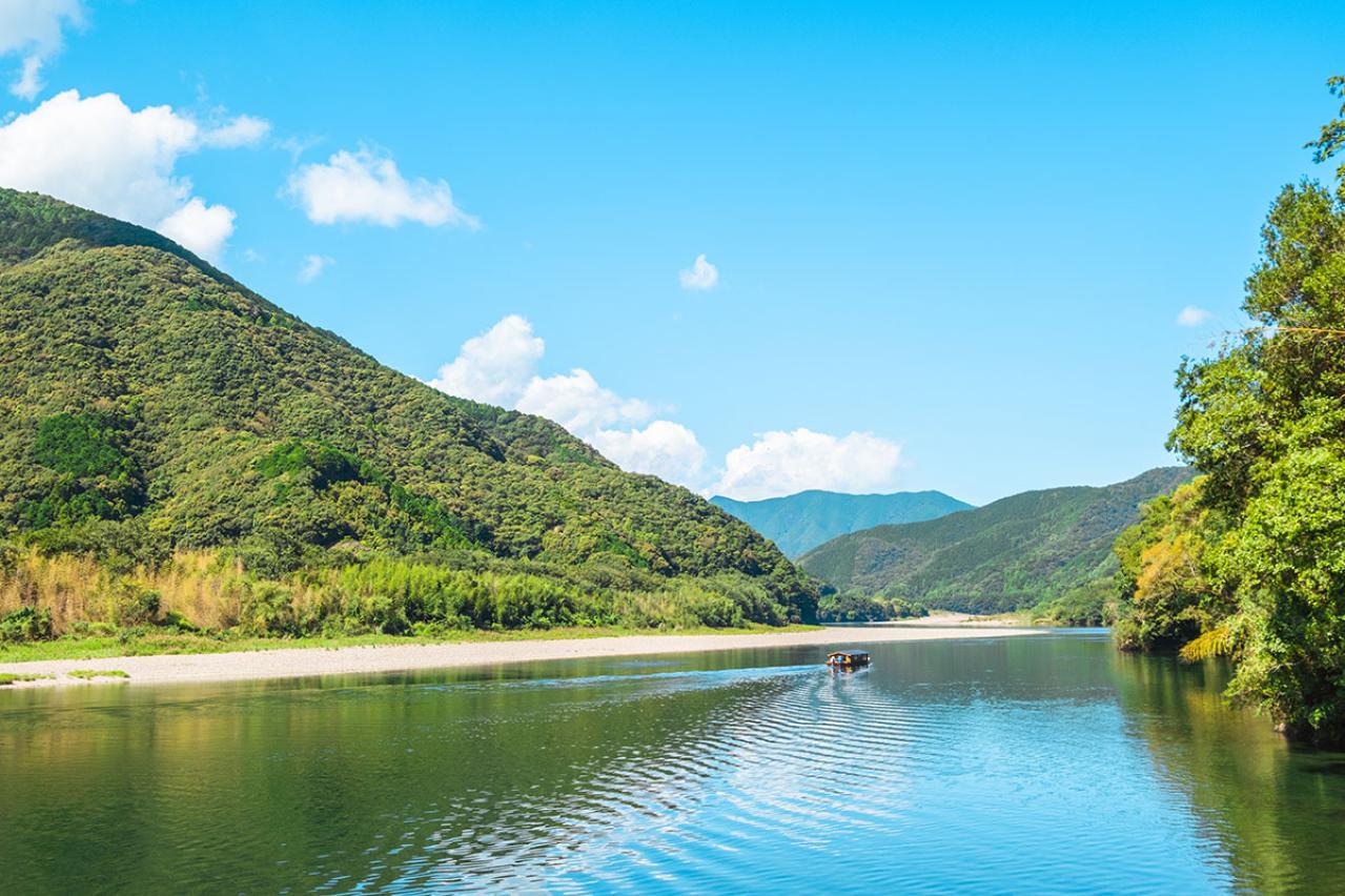 萩原朔太郎の『岩魚』あらすじ紹介。本作に描かれた自然と信仰の美とは？