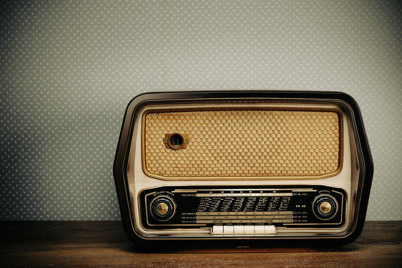 【戦後80年に読みたい小説】小川未明の『夜の進軍らっぱ』あらすじ紹介。父と息子が織りなす愛情物語