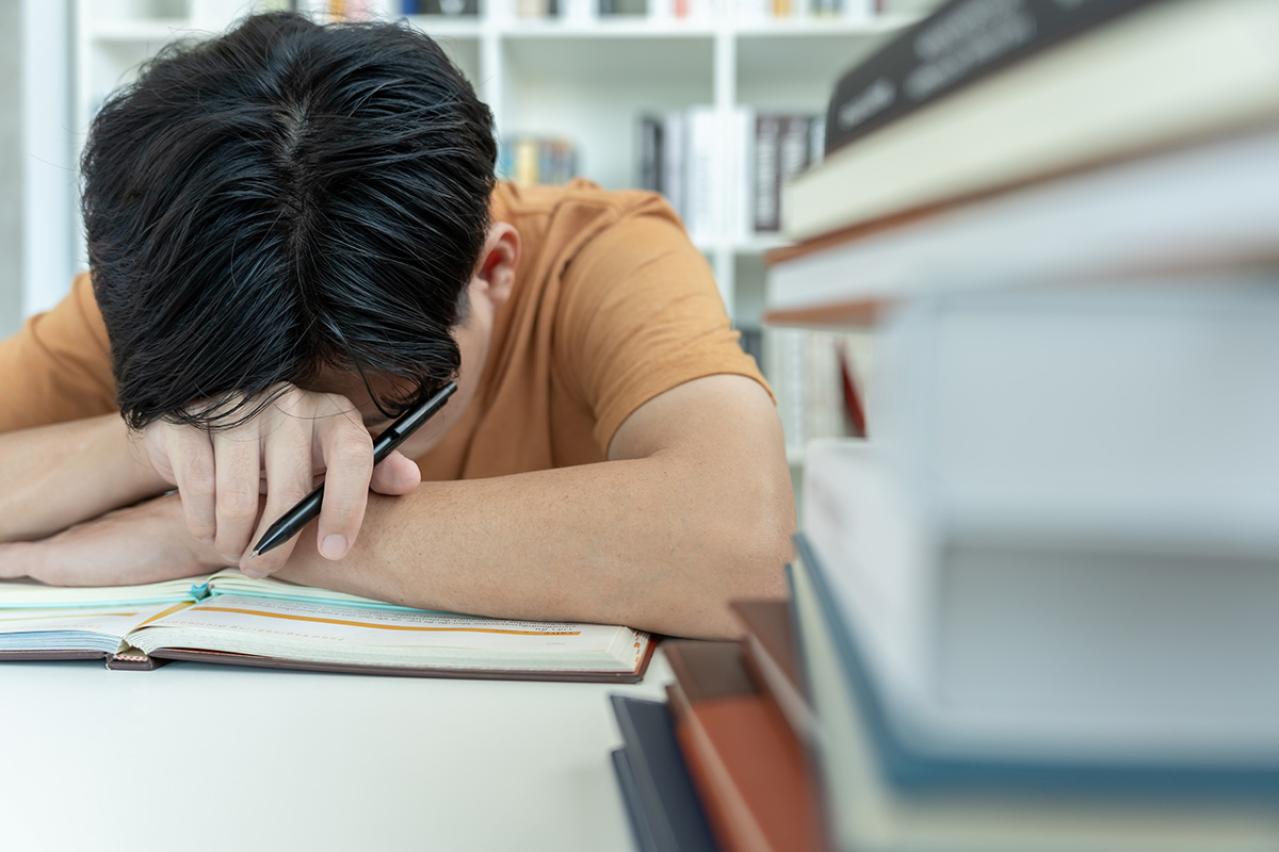 魯迅の『白光』あらすじ紹介。人間の執念と絶望を描く心揺さぶる傑作小説