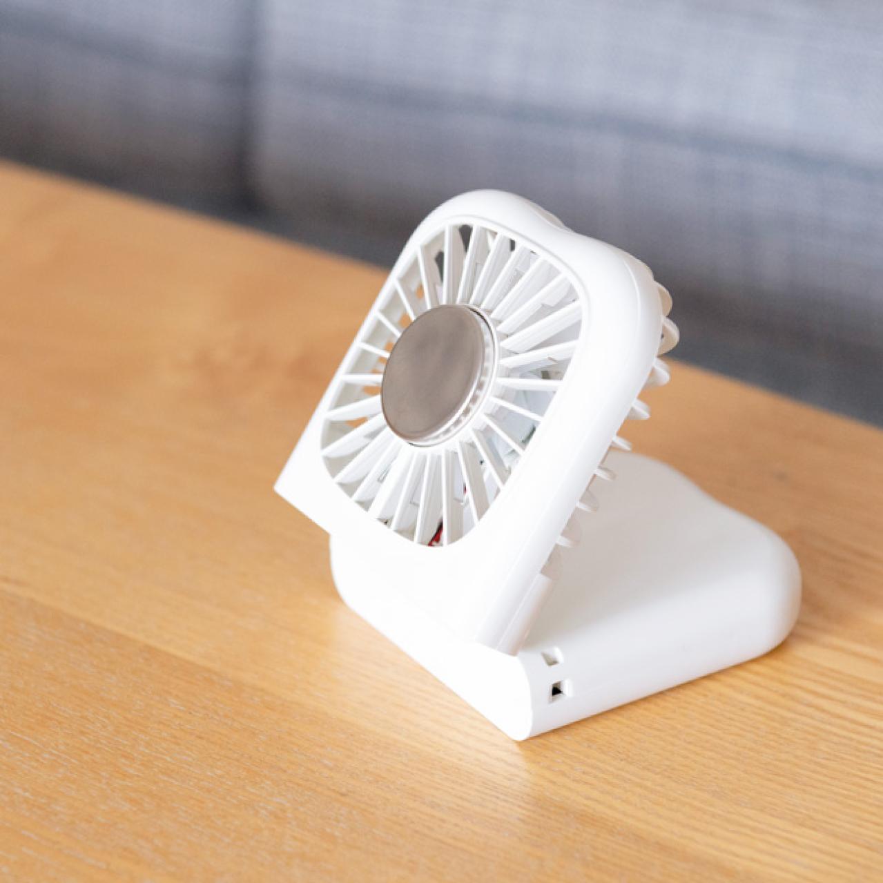 重さは約140g。ほぼバナナ1本分の重さでヒンヤリ！「Toffy 折りたたみひんやりファン」とは？（画像9）