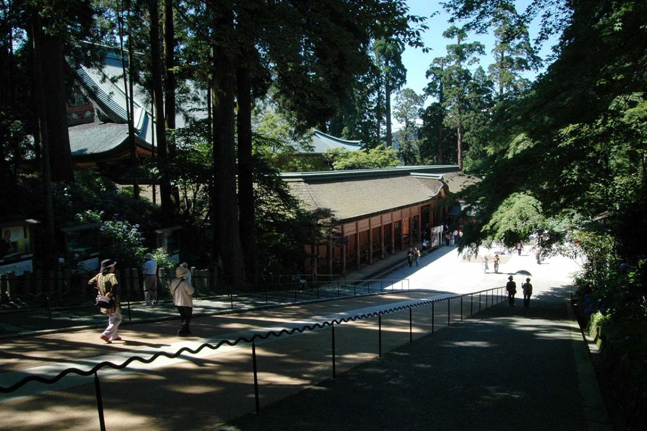 若山牧水の『青年僧と叡山の老爺』あらすじ紹介。迷う青年僧が老爺から学んだ意外な人生の教訓