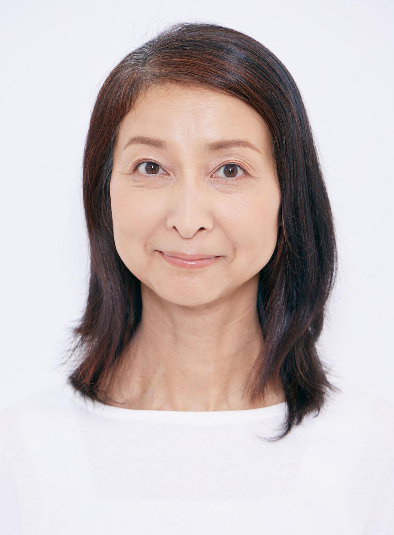 ＜50代の髪悩み＞根本の白髪も、ボリュームアップも【ポイントウィッグ】で解決！不自然にならないつけ方とは？（画像2）