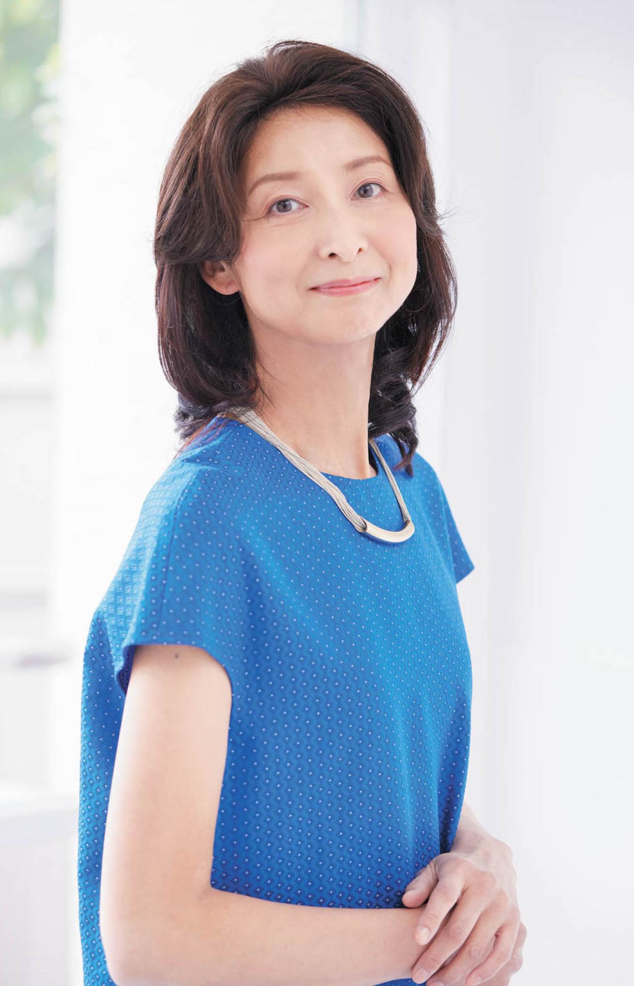 ＜50代の髪悩み＞根本の白髪も、ボリュームアップも【ポイントウィッグ】で解決！不自然にならないつけ方とは？（画像7）