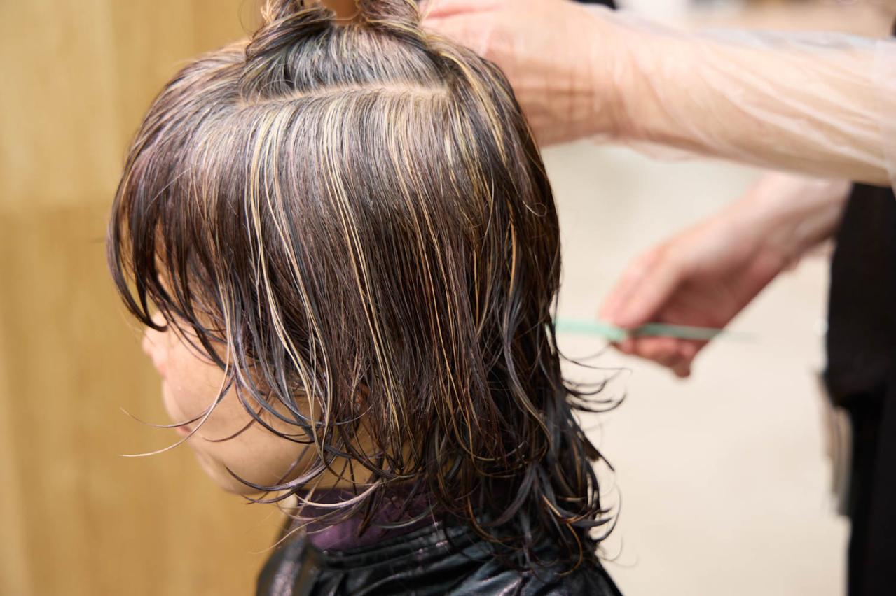 56歳・読者が体験！「脱白髪染め」ができると話題の【白髪ぼかしカラー】とは？（画像12）