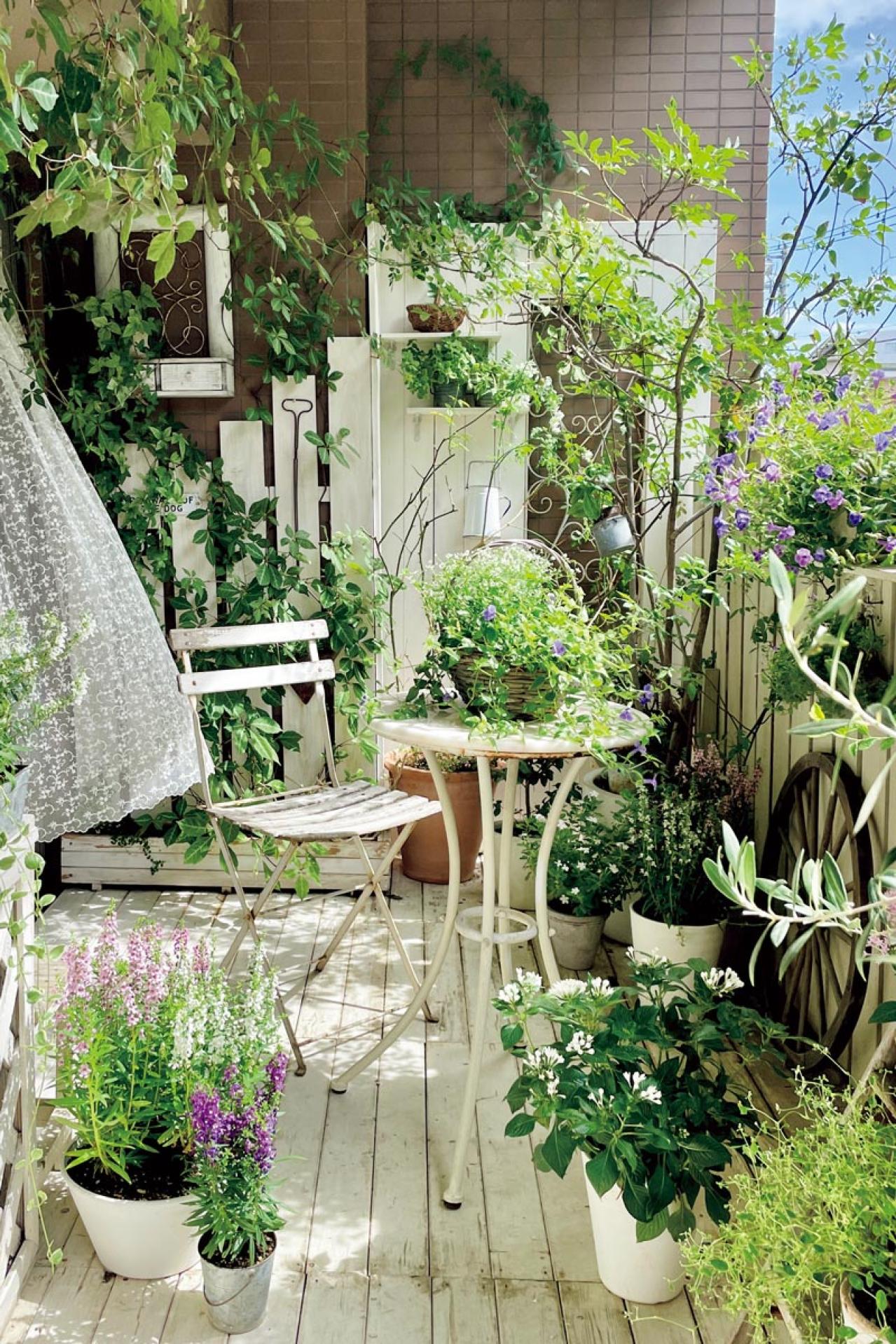 「どこを切り取っても大人かわいい！」DIYで作るフレンチシックなベランダの秘密！（画像2）