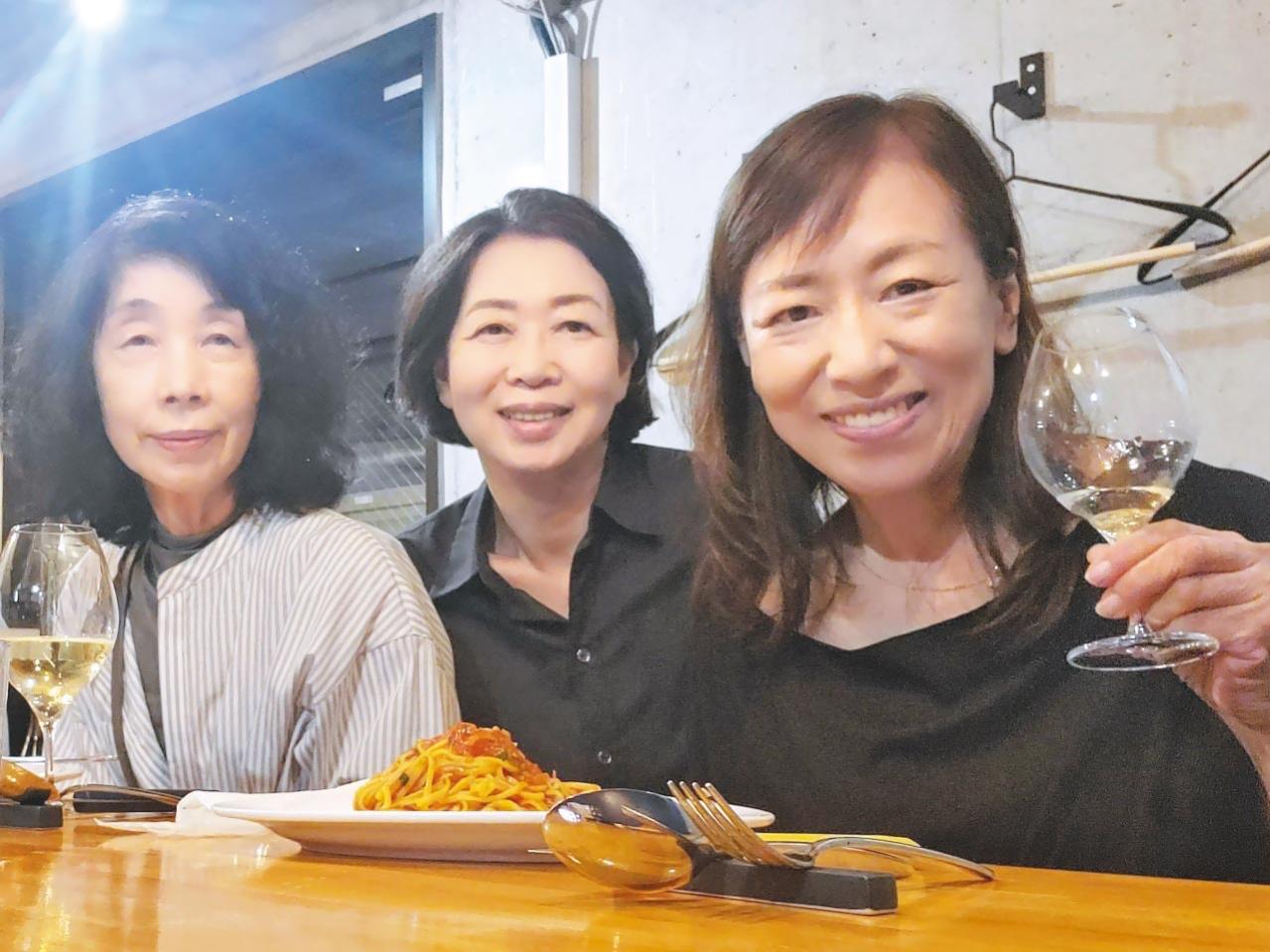 【60代読者モデル】の本音トーク「みんなに好かれる必要はない。仲よくしたい人を見極めています」（画像5）